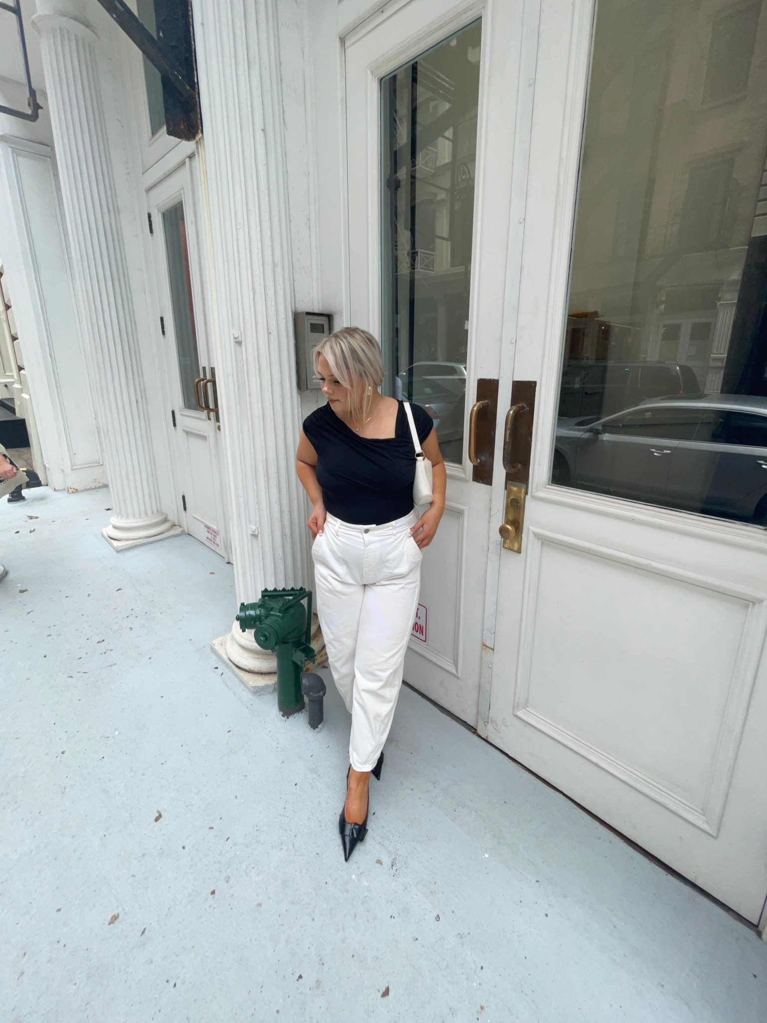 Physically still in summer, mentally already in fall 🍂🤎 

Outfit deets
Top: @hm
Pants: @zara
Shoes: @zara 
Bag: JW Pei 

#LTKunder100 #LTKcurves #LTKstyletip