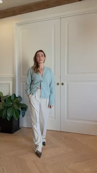 AD | Uniqlo Europe

Nuova stagione, tempo di rinnovare il guardaroba. 

Cardigan celeste 🩵

#lifewear #ad

#LTKfindsunder50 #LTKeurope #LTKstyletip