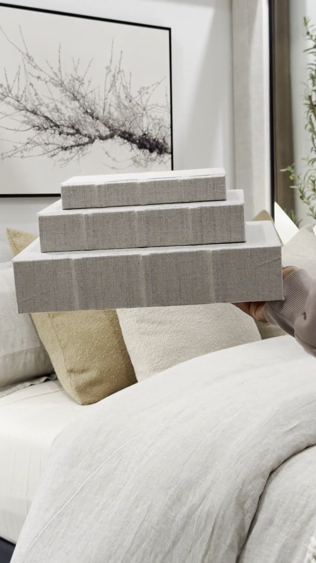 Bedroom must haves 🤎

Tap link to shop! 😊

#LTKSaleAlert #LTKStyleTip #LTKHome