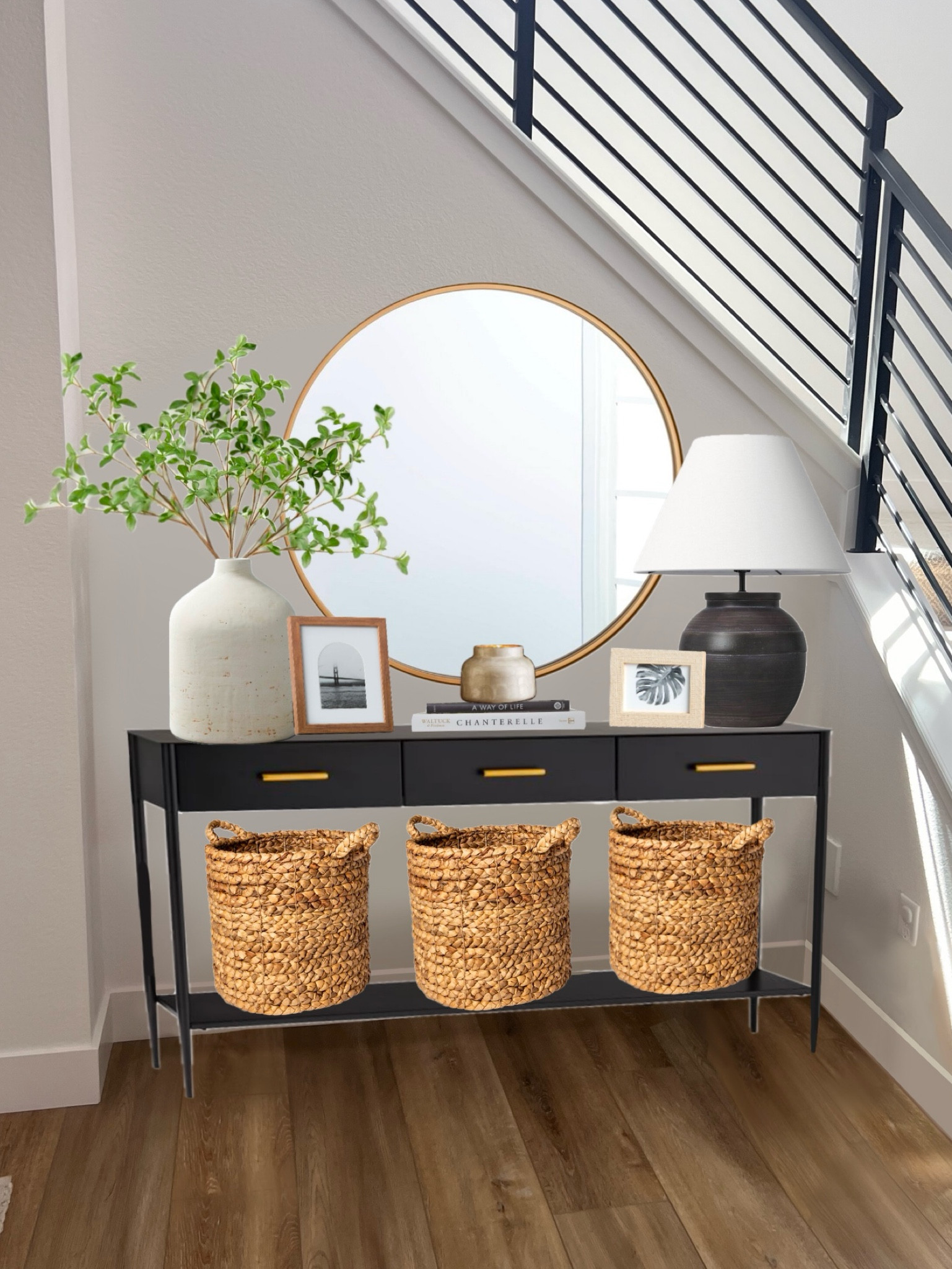 So many ways to style an entryway! Here is a transitional option that I love! 

#LTKHome #LTKStyleTip