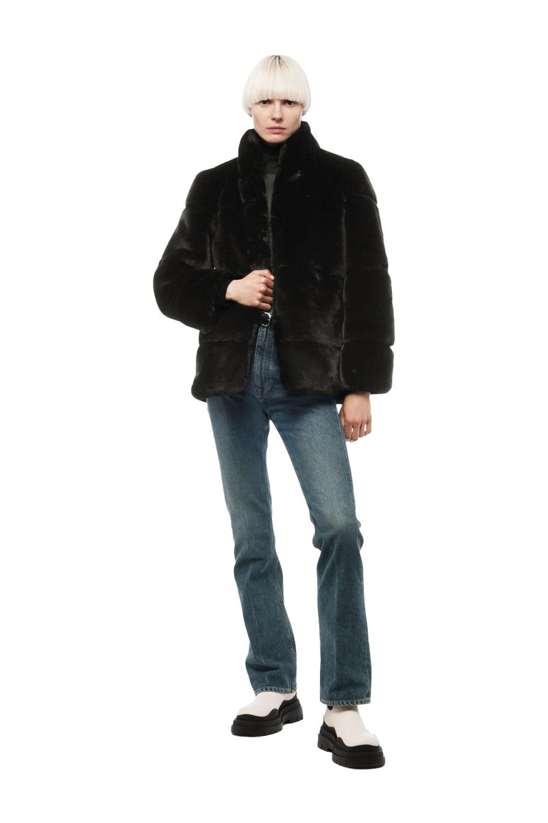 Skylar Noir | Apparis