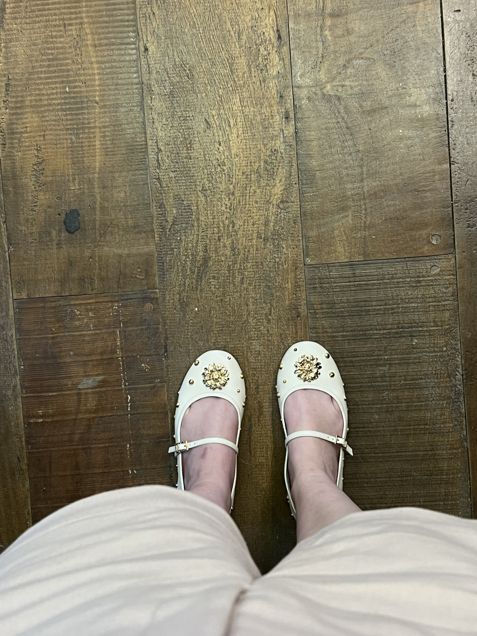 my new baby:::: 🤍🌼 | pra quem não gostava de sapatilha, hoje estou apaixonada!!! 

#LTKbrasil #LTKshoecrush #LTKstyletip