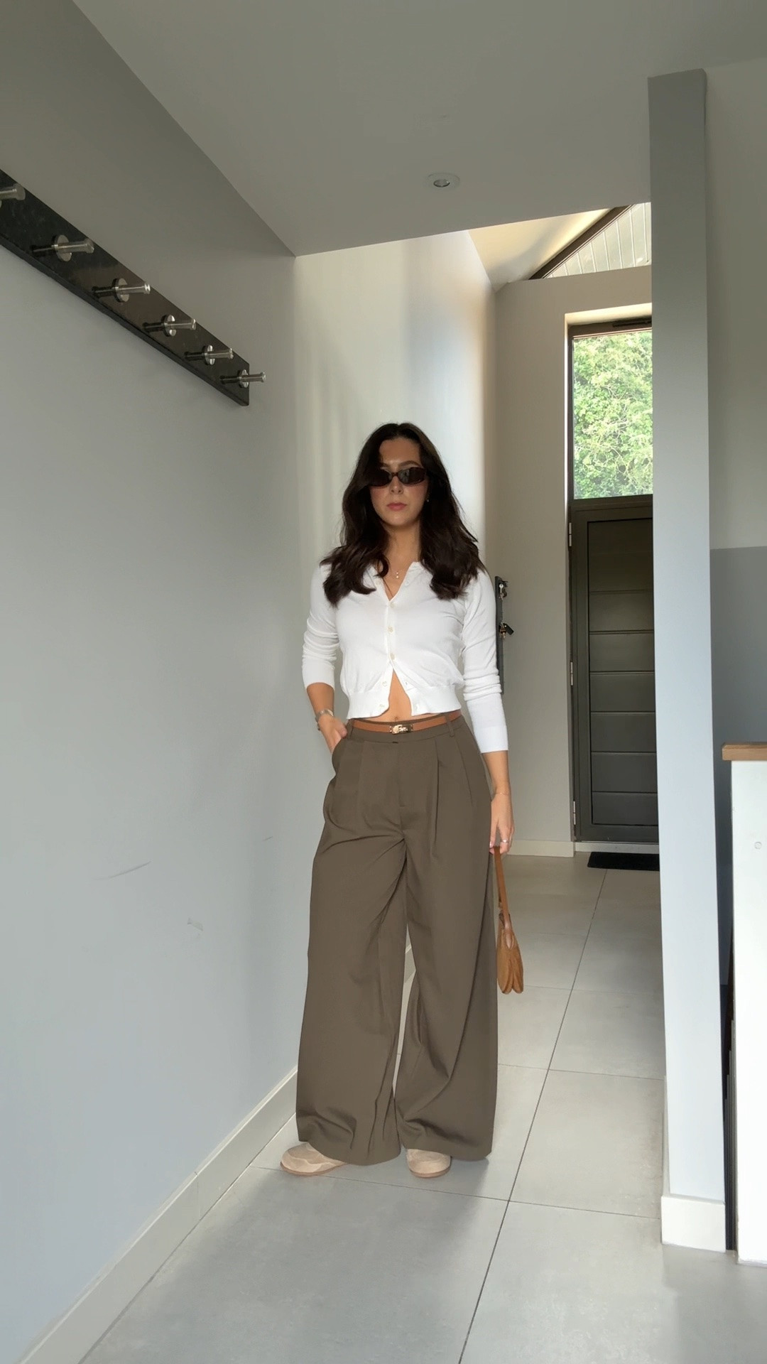 What I wore this week for dinner with my friend 🤎 I wear the trousers in UK 10 and the cardigan in a size small (it’s sold out so I’ve linked the new version!)

#LTKuk #LTKsummer #LTKdatenight