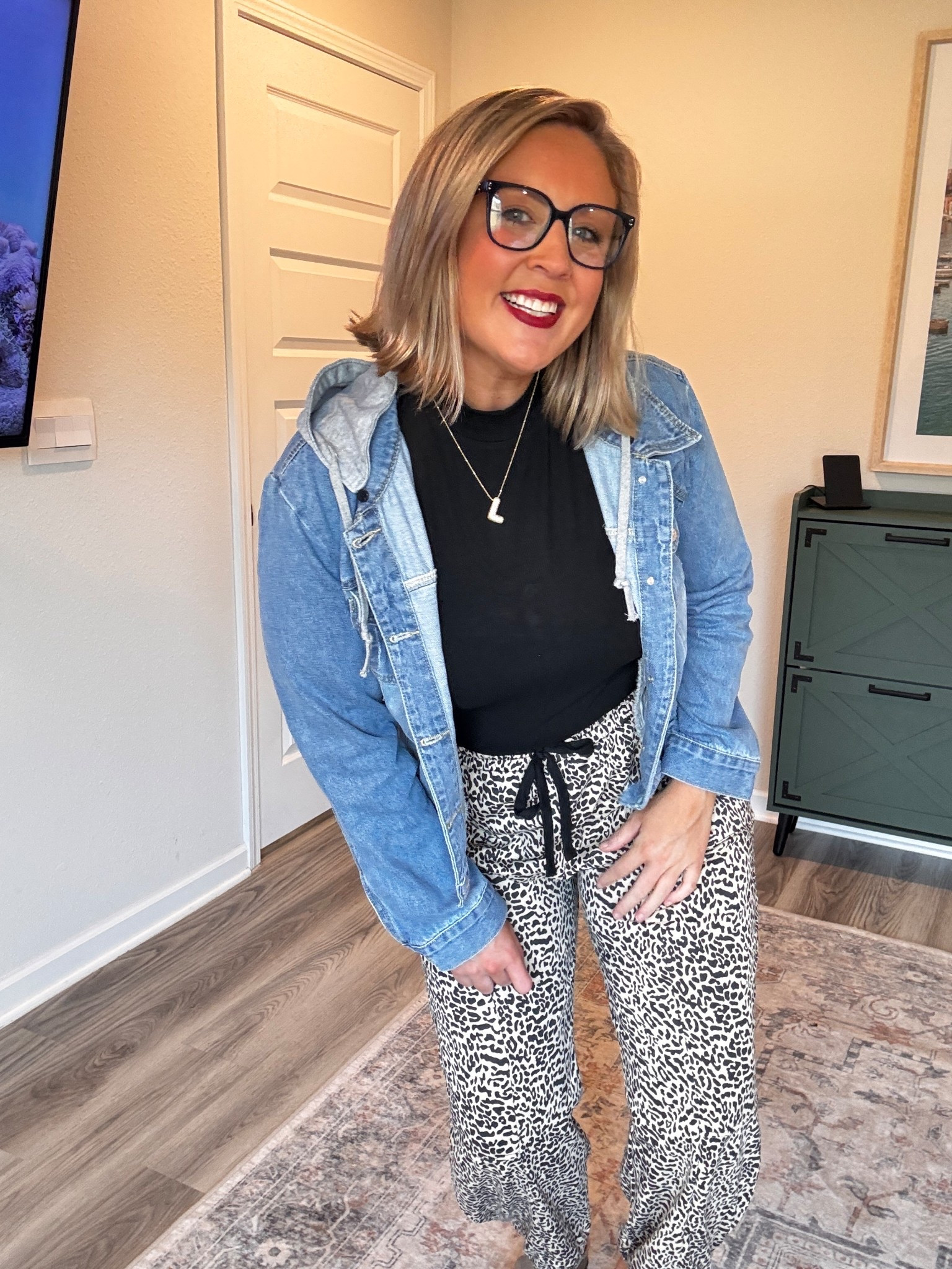 NEW FAV PANTS 

#LTKStyleTip #LTKBeauty #LTKHoliday