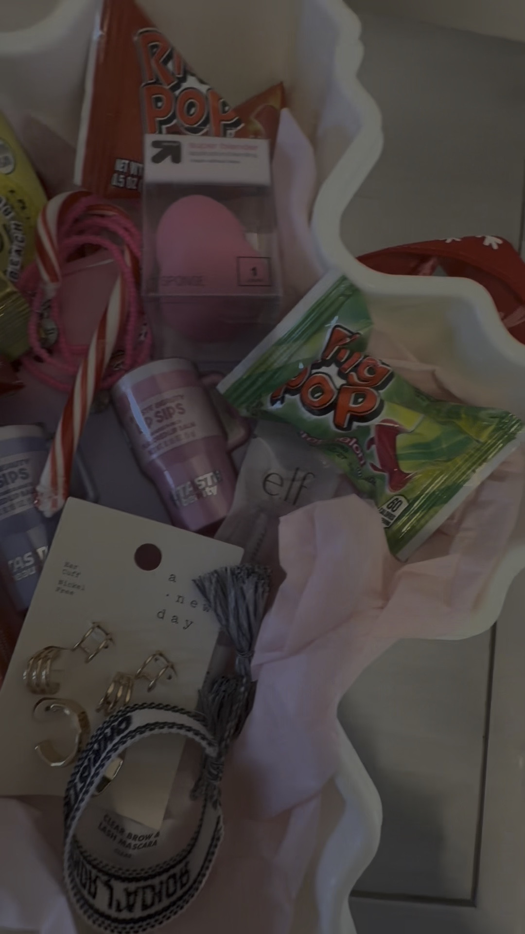 These gift boxes are EVERYTHING this season 🎄✨ I’m using them as Christmas gift boxes but the best part is… you can reuse them after for Tupperware, storage, organizing craft supplies—literally anything. They’re super cute, trendy, and make gifting feel extra special 💖

Shop them here👇

#️⃣ Hashtags
#LTKhome #LTKholiday #LTKgifts #holidayhome #holidayorganization #giftideasforher #christmasgiftguide #holidaymusthaves #storageideas #reusablegiftboxes #giftwrappingideas #LTKfinds

#LTKfindsunder50 #LTKSeasonal #LTKparties