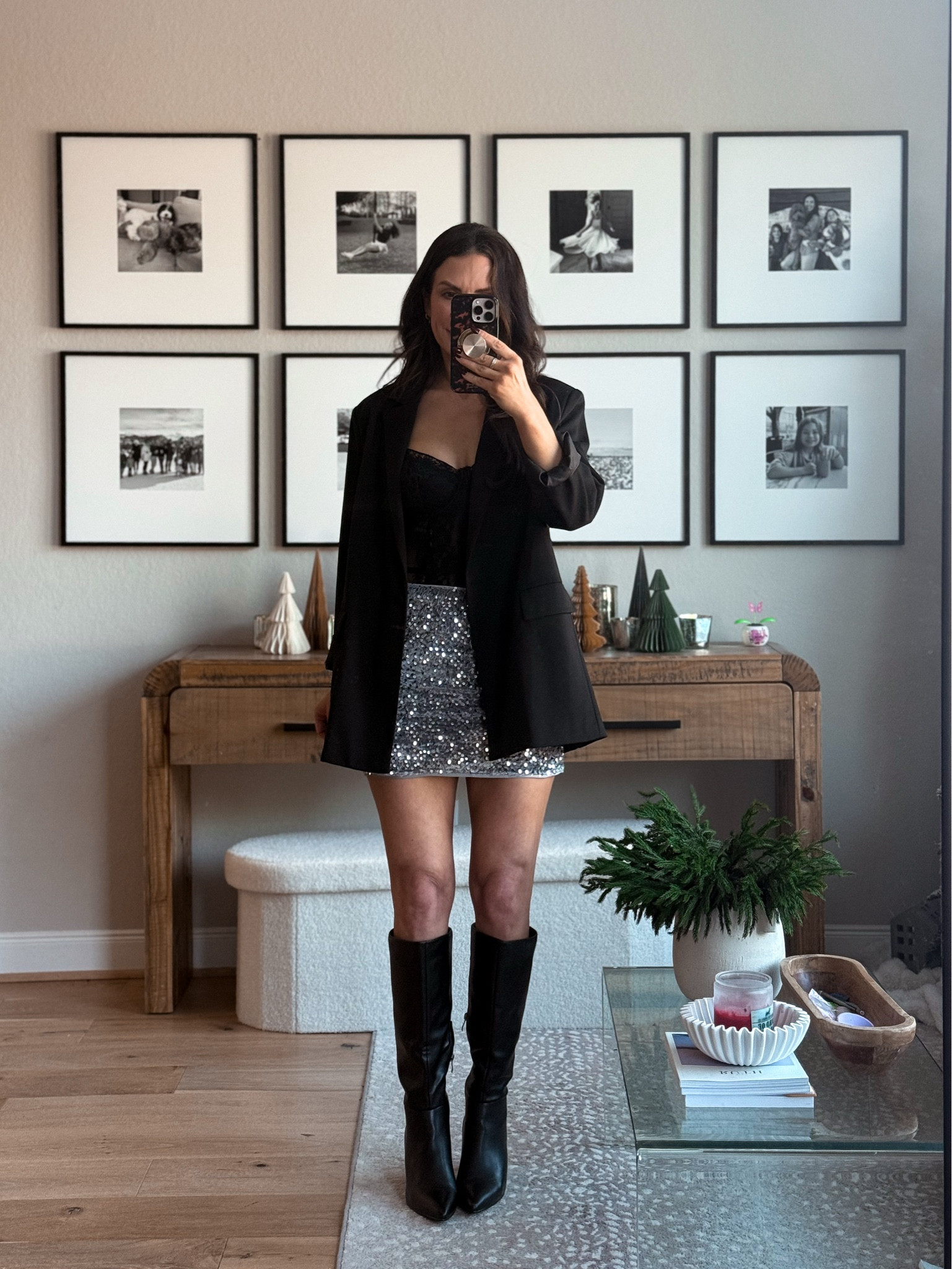 Holiday party outfit from Amazon 
I’m 5’6 1/2 - 130
Blazer - small 
Sequins skirt - small 
#amazonfashion 


#LTKHoliday #LTKSeasonal #LTKOver40