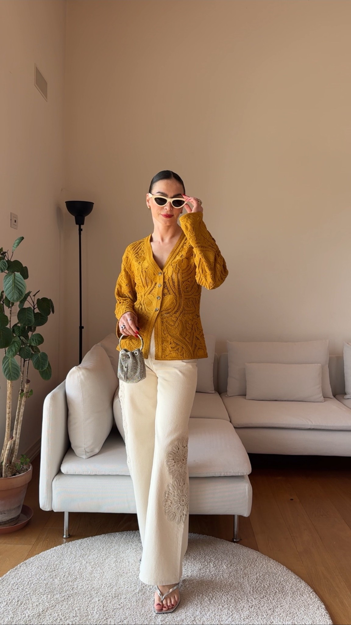 Yellow cardigan look 🐣

Soft knit with a feminine touch, perfect for transitional weather. Easy to wear, comfortable and still very polished.

Cardigan size S, trousers 36 (UK 8 / US 4)

🔎 spring knit, yellow outfit, soft outfit, cozy chic, everyday look, effortless style

#LTKuk #LTKeurope #LTKspring


#LTKootd #LTKSeasonal #LTKgrwm