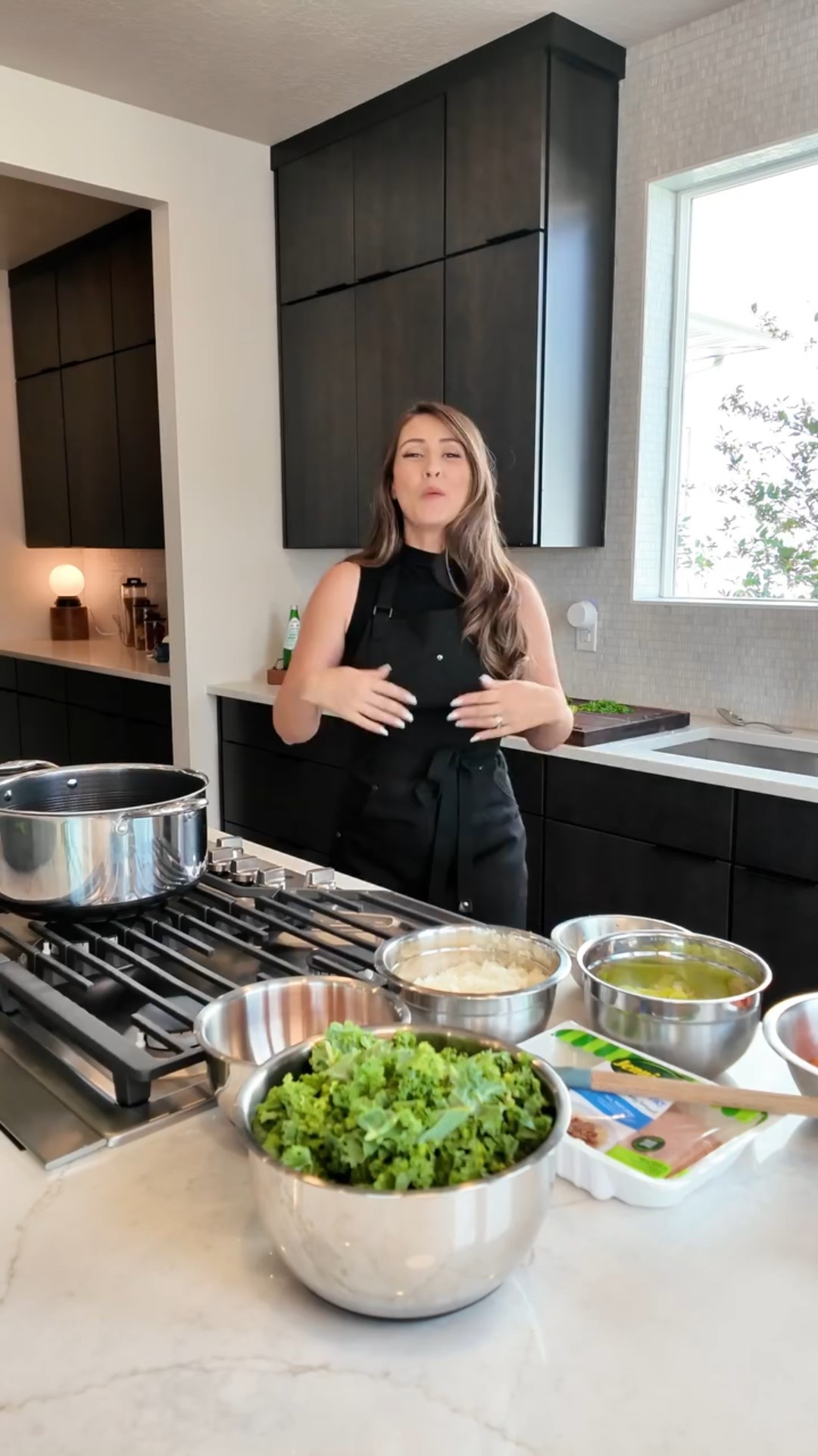 Save & share this recipe with a friend!
This chili is going to be your next go-to recipe this sweater weather season. 😉

Now let’s talk about this kitchen. How gorgeous is it?! The Sun Valley is a D R E A M. This giant island is perfect to host your family & friends for Thanksgiving, Christmas, birthday parties… anything!

Want to see it in person? Schedule a tour at candlelighthomes.com/contact and make sure you check out their move-in ready homes available before Thanksgiving, with more ready right in time for Christmas! 🦃🎄

Here’s the ingredients list so you can try this chili at home:

3 tablespoons avocado oil
1 1/2 small yellow onion, chopped
5 garlic cloves, minced
2 medium carrots, chopped
1 1/2 celery stalk, chopped
2 teaspoons dried oregano
1 teaspoon ground cumin
½ teaspoon cinnamon
½ teaspoon turmeric powder
½ teaspoon sea salt
½ cup coconut aminos
3 cups chicken broth
1½ pounds ground turkey 
1 (13.5-ounce) can organic
pumpkin puree 
4 cups chopped green kale

TOPPINGS SUGGESTIONS: 
Chopped cilantro
Sliced red or green cabbage
Sliced green onions
Squeeze of lime
Sliced avocado
Diced red onion
I hope you all love it! We didn’t even have any left at the end because it was GONE! 🫣🫶🏻

#firefly #fireflykitchen #candlelighthomes #dreamhome #dreamkitchen #fallrecipes #cookingfromscratch