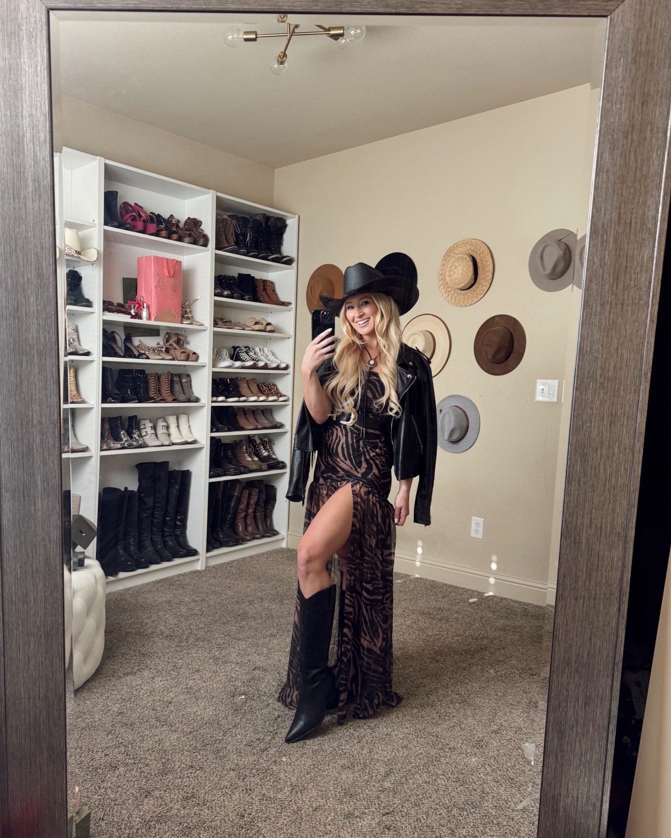 Rodeo outfit 
Western outfit 
