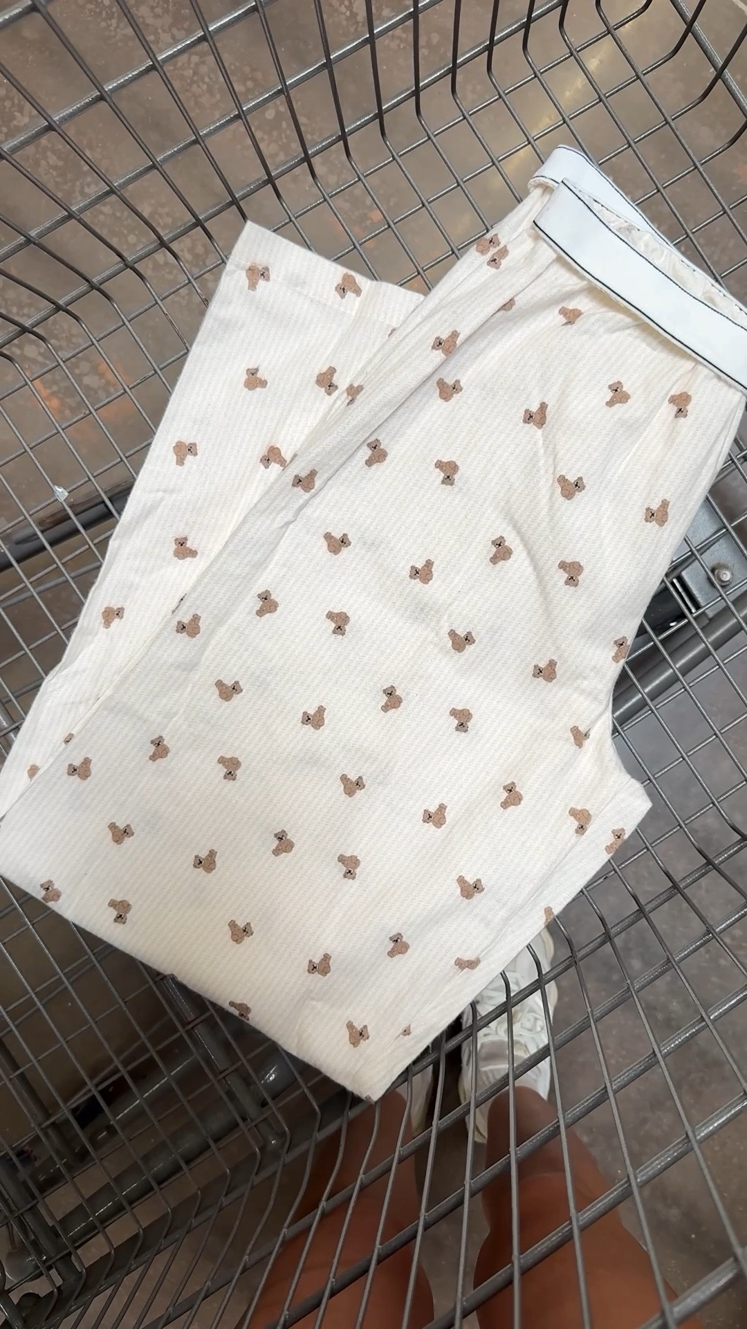 🧸NEW TEDDY BEAR BOXER PANTS & SHORTS!!!🧸 stick with your normal size or size down 1 as they do run a little oversized 😍 (I did an XS)

** The other pajama sets that I have linked here run TTS :)

Walmart finds, Walmart fashion, Pajamas, Lounge Sets

#LTKSeasonal #LTKU #LTKFallSale