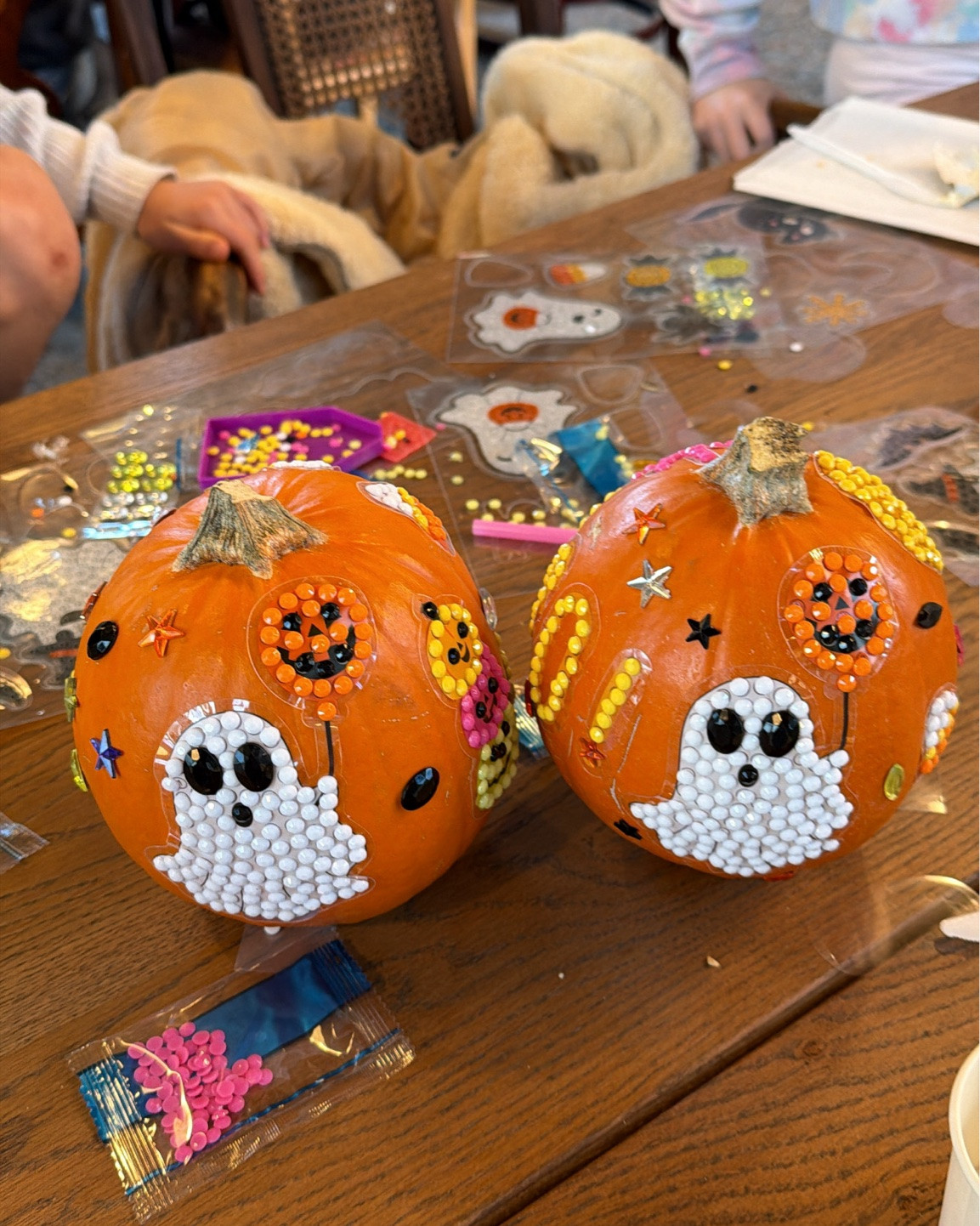 Get this Halloween craft!! It’s so so satisfying.  It makes about 3-4 small decorated. pumpkins