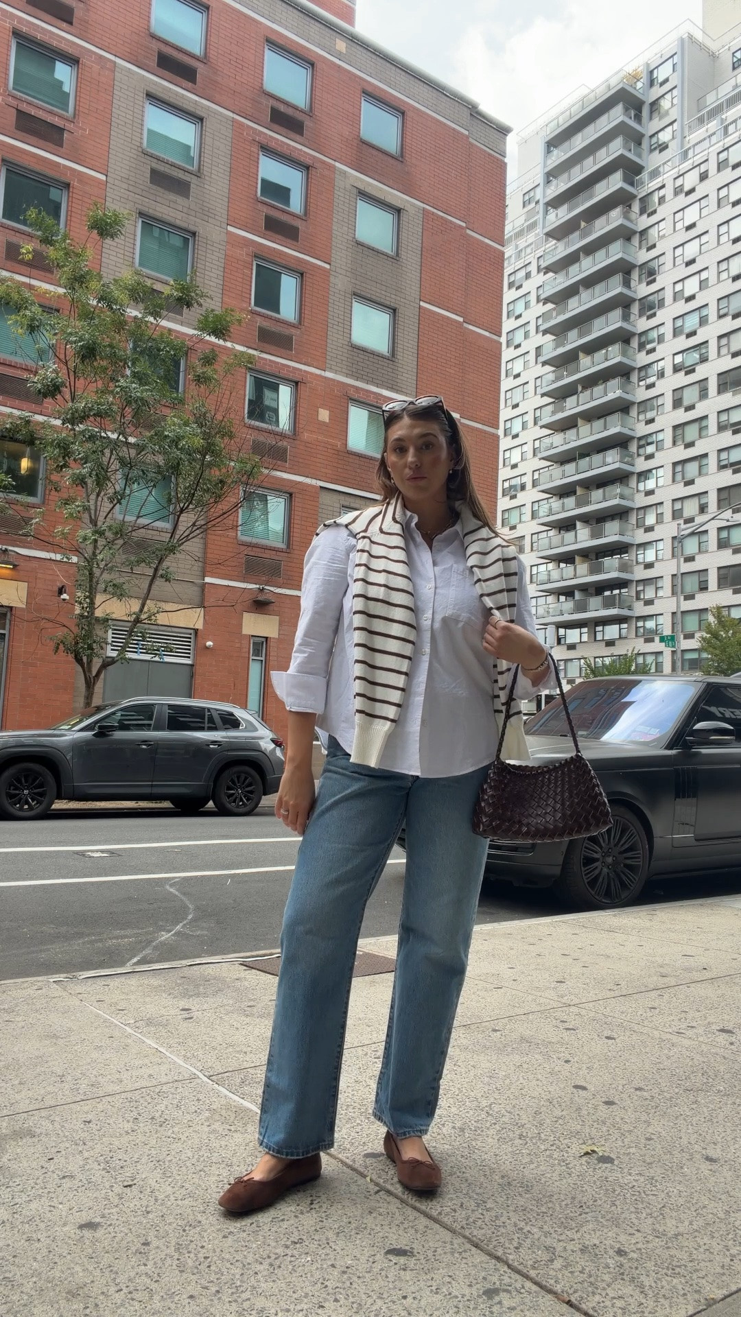 Casual NYC fall outfit for the perfect 70 degree day! Wearing this white oxford cotton shirt from quince paired with Levi’s jeans and brown accessories! 

NYC fall outfit / casual outfit

#LTKNYFW #LTKTall #LTKMidsize