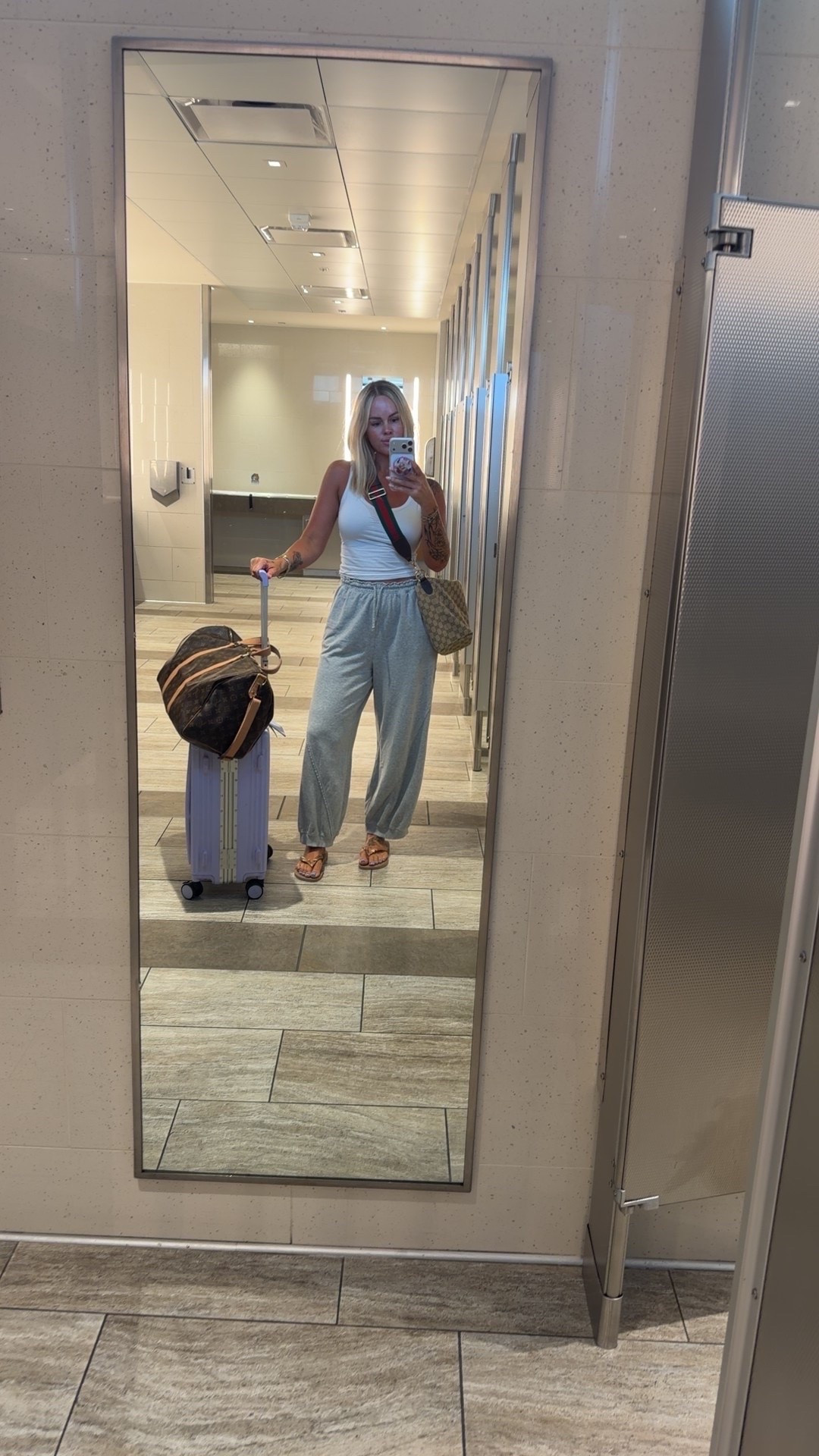 Travel fit ✈️ 
Small in top and bottoms