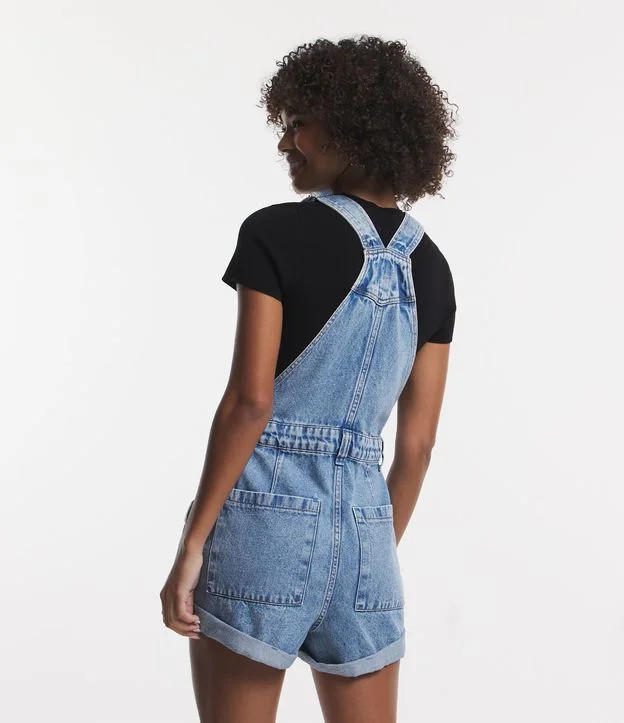 Jardineira Curta em Jeans com Bolso Cargo Azul | Renner (BR)