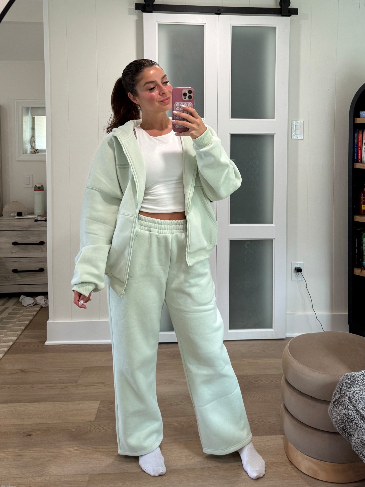 Another day another Comfrt set 🥰🍵

5’7 Wearing mediums 🫶🏼

#LTKSaleAlert #LTKStyleTip #LTKFindsUnder100