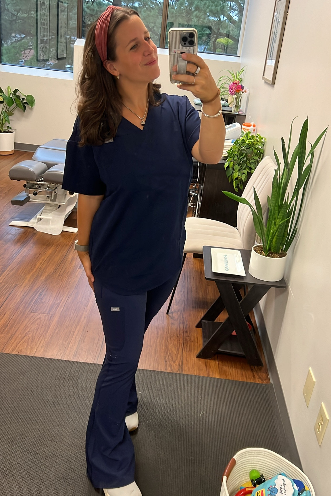 Another day another figs fit 

#LTKWorkwear #LTKFallSale #LTKStyleTip