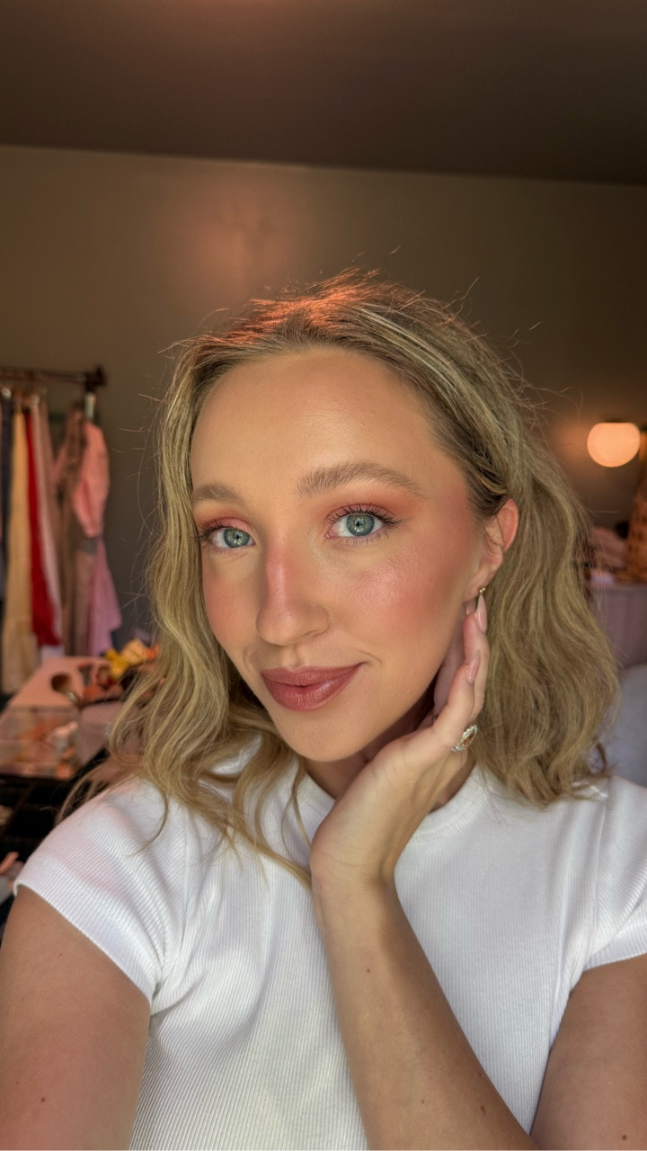 chasing sunsets with this inspired makeup look 🌅 

#romanticallyaugust #definebeauty #makeuplooks