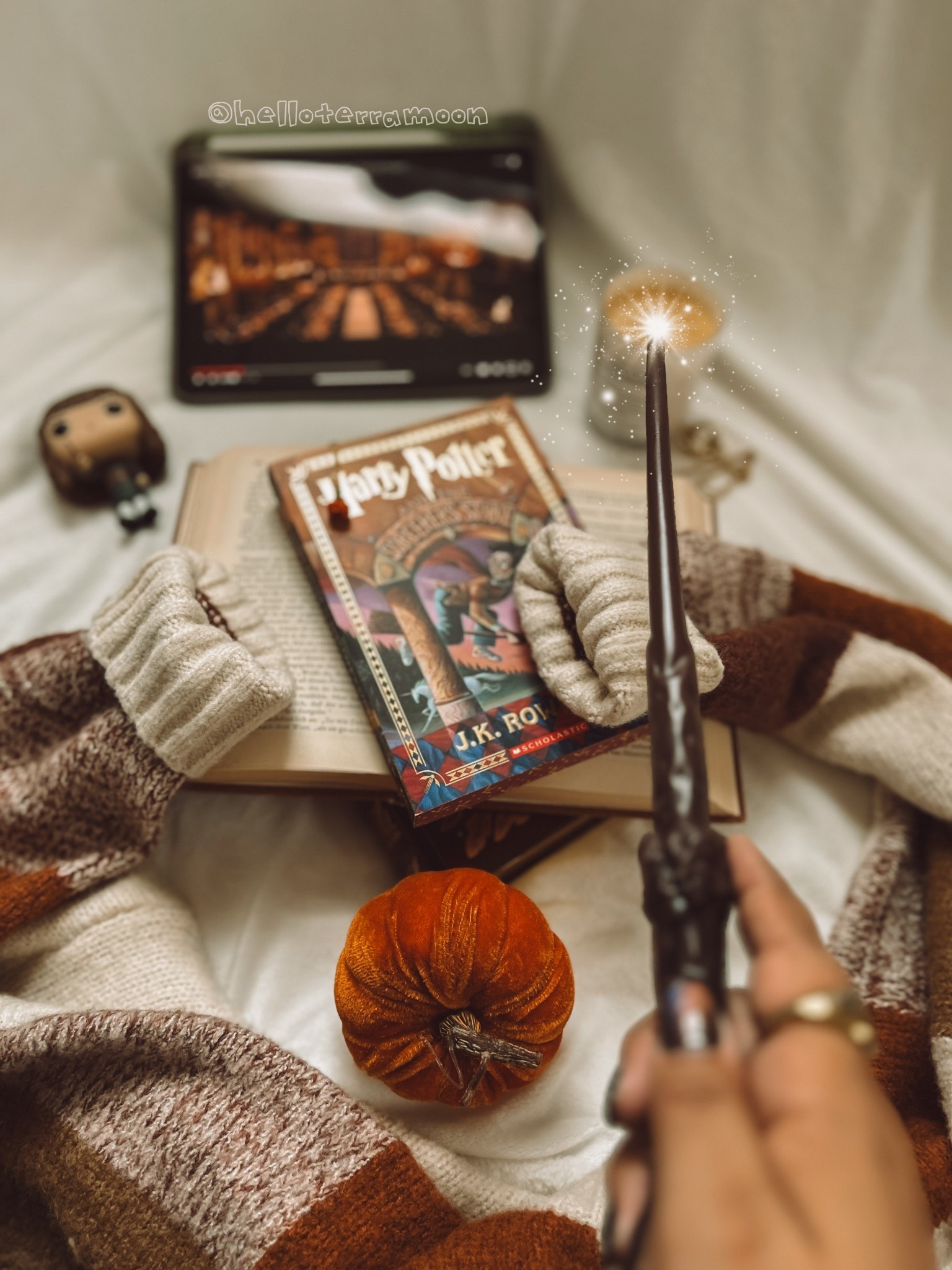 comfy outfits, comfy style, everyday style, everyday outfit, sweater weather, fall aesthetic 

#LTKSeasonal #LTKSaleAlert #LTKHalloween