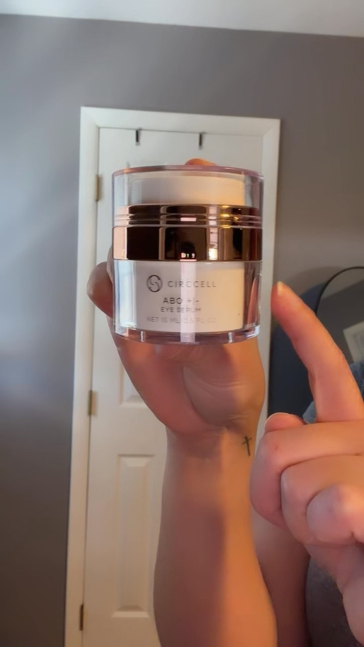 Cold weather shows up first around the eyes ❄️ Dry air can make fine lines, puffiness, and dark circles more noticeable. The ABO Eye Serum from CIRCCELL is my go-to for lightweight hydration and a smoother, brighter under-eye—perfect for winter skin. ✨

#CIRCCELL #EyeSerum #WinterSkincare #UnderEyeCare #SkincareRoutine