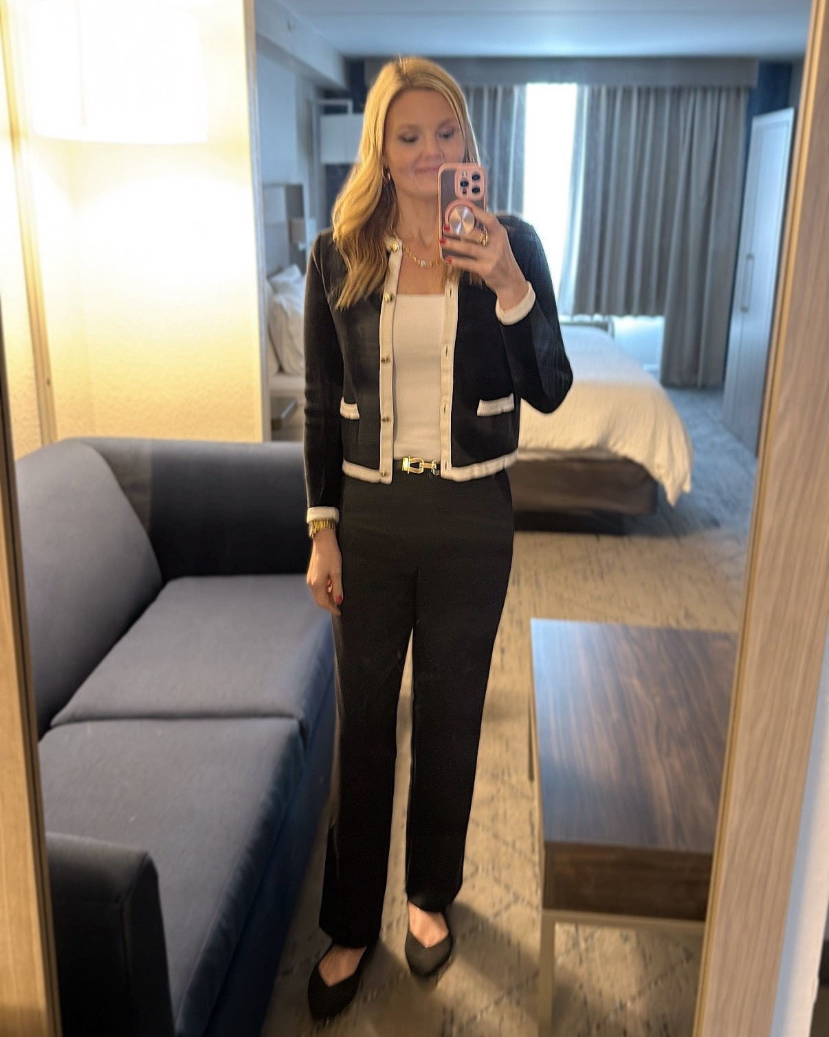 Workwear outfit of the day!
Cardigan- small (could do medium)
Pants- size 4 (run big)
Shoes- TTS

#LTKOver40 #LTKWorkwear #LTKootd