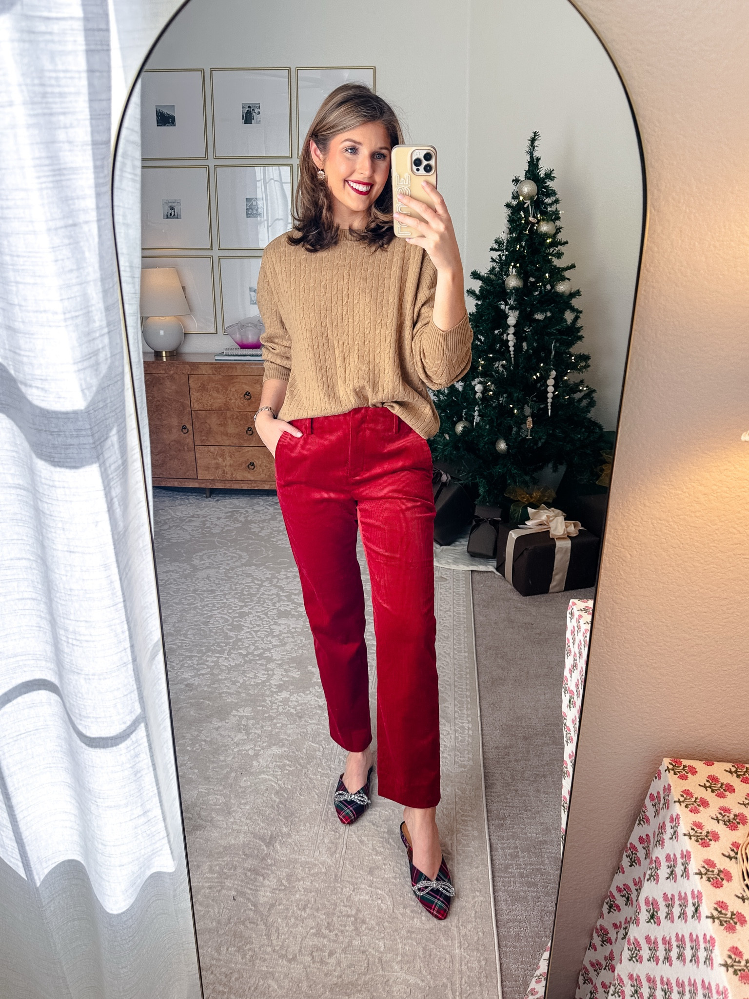 Christmas outfit idea! Wearing an XS in sweater and 2 in pant 

#LTKSeasonal #LTKHoliday