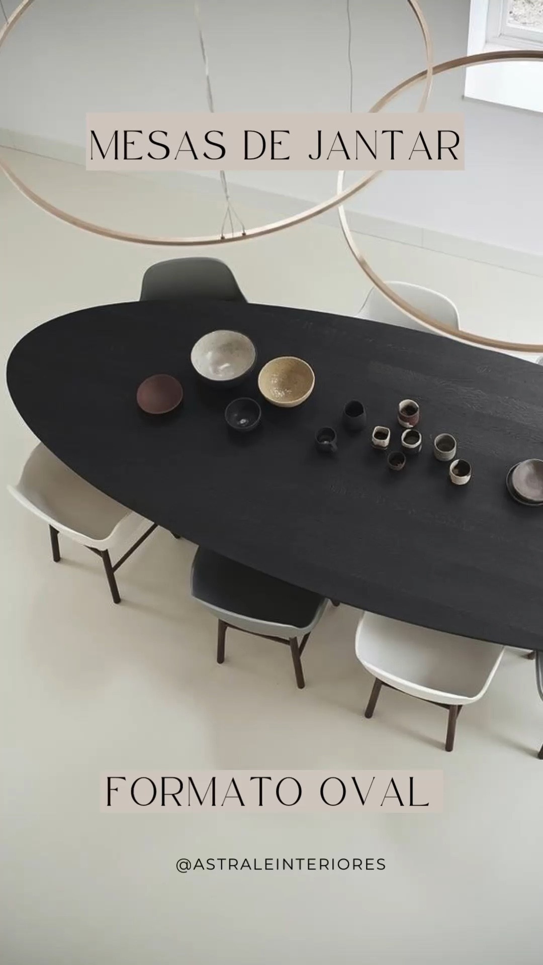 Você usaria uma mesa oval na sua casa? 
.
.
Você sabia que esse formato de mesa é extremamente versátil? Ela combina com os mais variados estilos de decoração e de cadeira. 
.
.
É possível, inclusive, misturar cadeiras de modelos e cores diferentes e, assim, dar ainda mais personalidade ao seu ambiente.
.
.
#astraleinteriores #mesadejantar #decoração #inspiração #ltkbrasil #ltk #pinterest

#LTKhome #LTKfamily #LTKbrasil