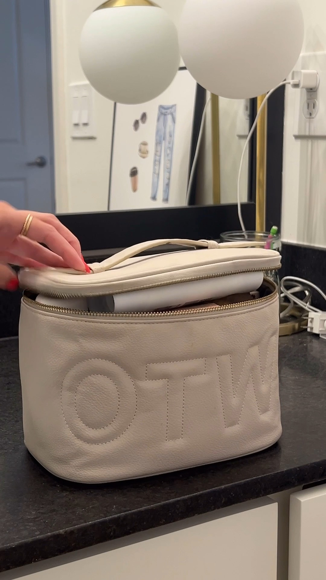 // what’s in my makeup bag //

#LTKgrwm #LTKBeauty #LTKTravel