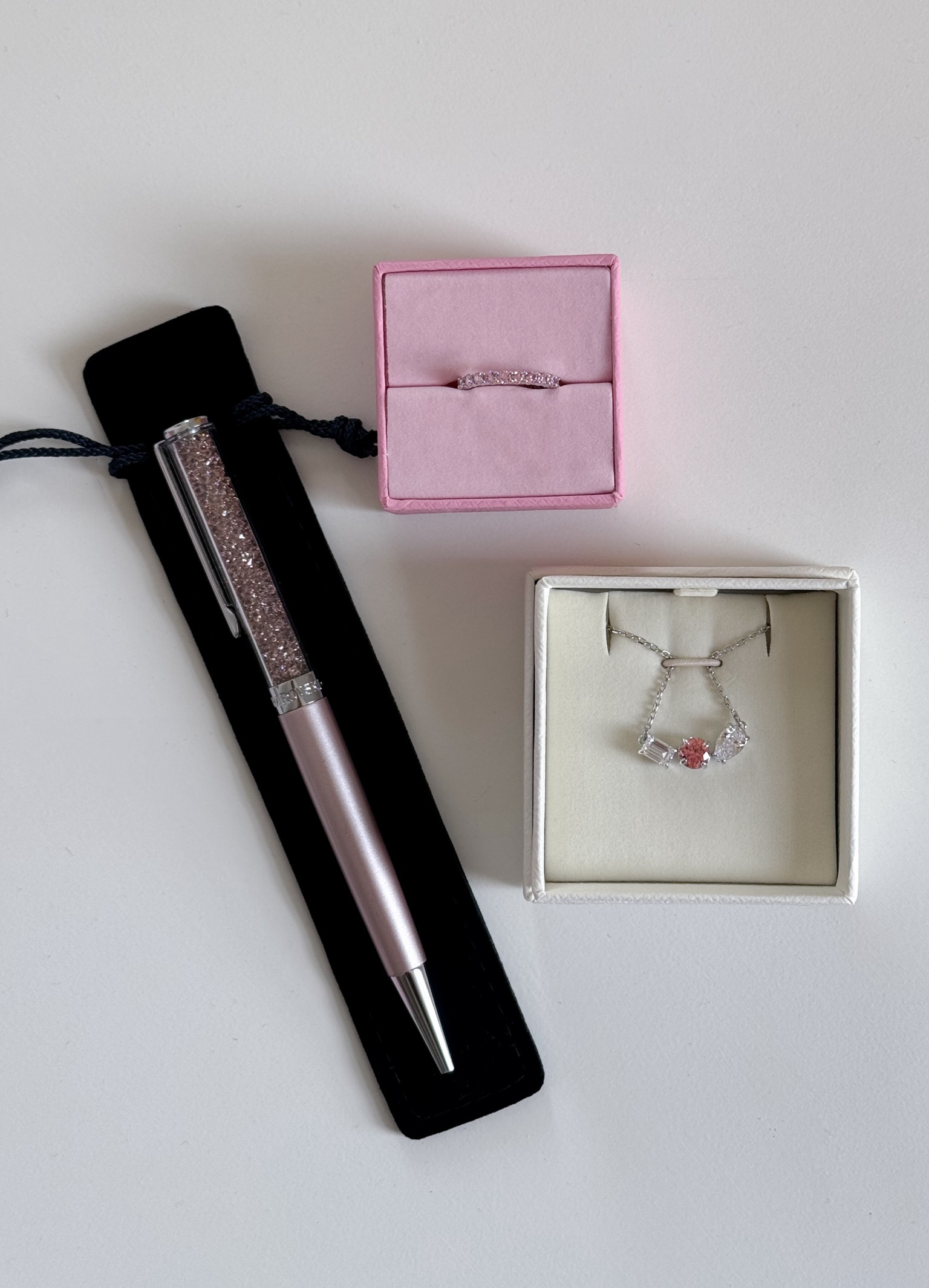 You can never go wrong with sparkle when it comes to gifts 😍 These Swarovski pieces stole my heart and the fact that are a gift from my loved ones makes them even more special ❤️

#LTKeurope #LTKnederlands #LTKgiftguide