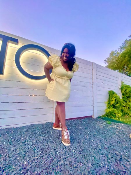 It’s September ! The State Fair of Texas is in 15 days away AND my dress has pockets ! 🙌🏾🙌🏾🙌🏾
⠀
 It’s startin to feel like fall yall ! 🤠😜
⠀
But would someone please give the mosquitos the memo ! Moments after this photo was taken my legs were annihilated by mosquitos 🦟🥹


#LTKcurves #LTKfit #LTKSeasonal
