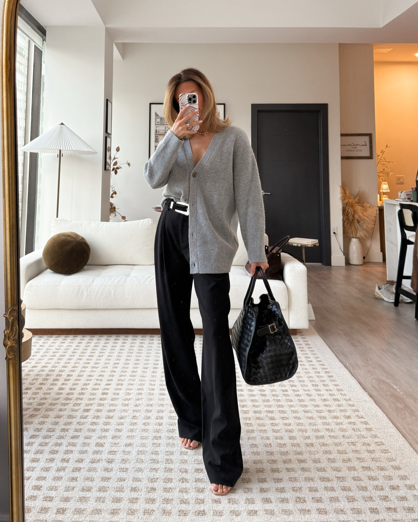 Ways to style black trousers and cozy cashmeres🖤 outfit ideas for the office!

Oversize cashmere cardigan, cashmere crewneck, statement leather belt, brown shirt top

#LTKFindsUnder100 #LTKootd #LTKWorkwear
