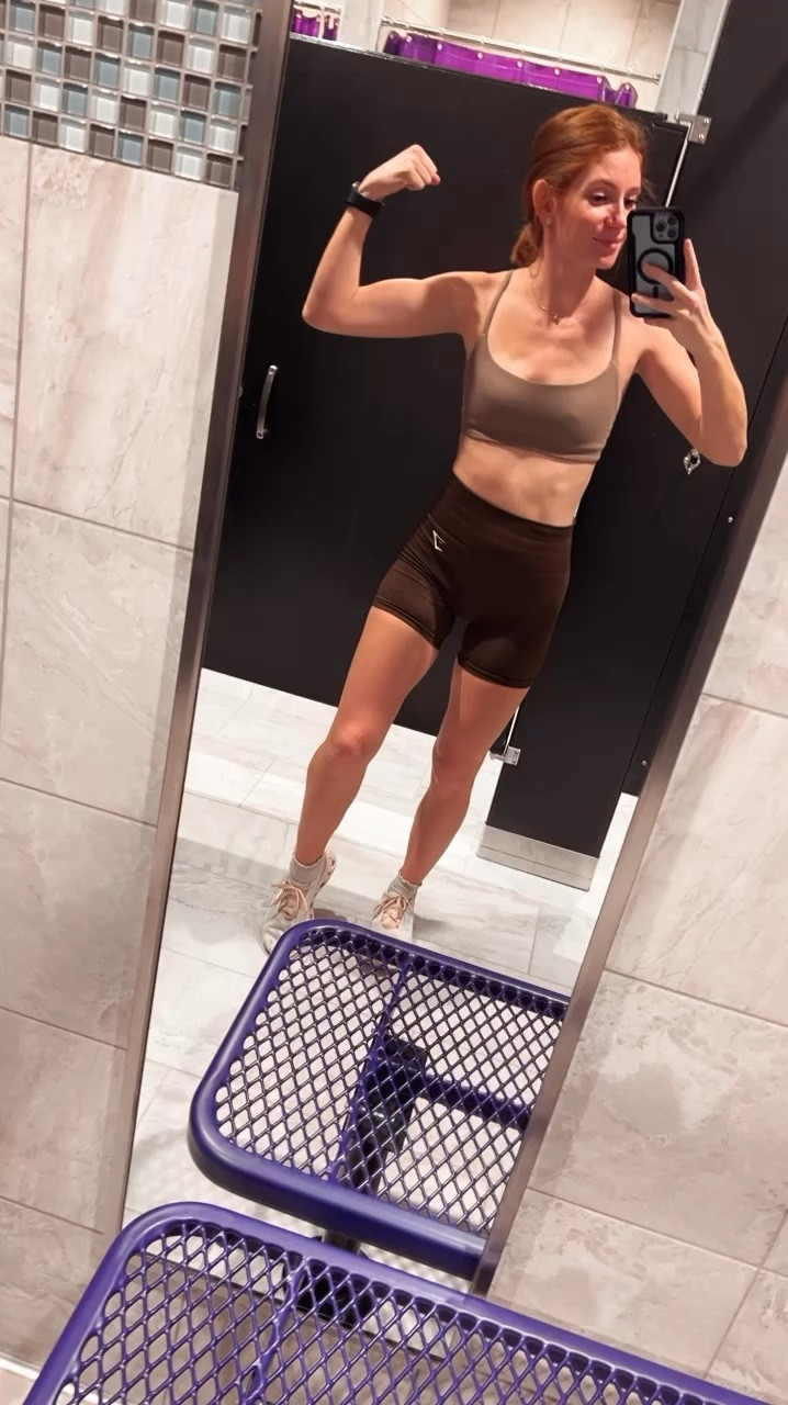 Espresso Gym Shark Shorts💪🏻

#LTKActive #LTKFitness #LTKSeasonal