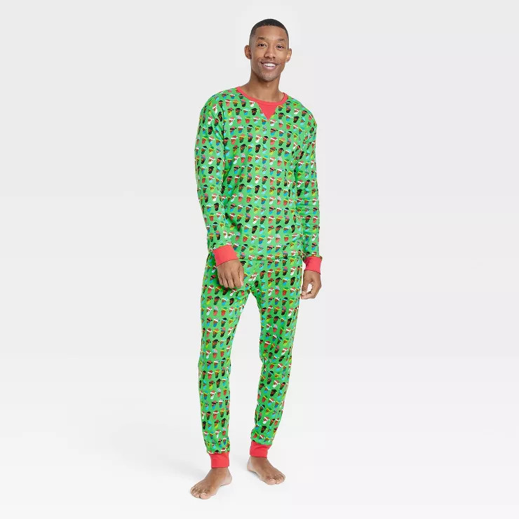 Men's Santa Print Matching Family Pajama Set - Wondershop™ Green | Target