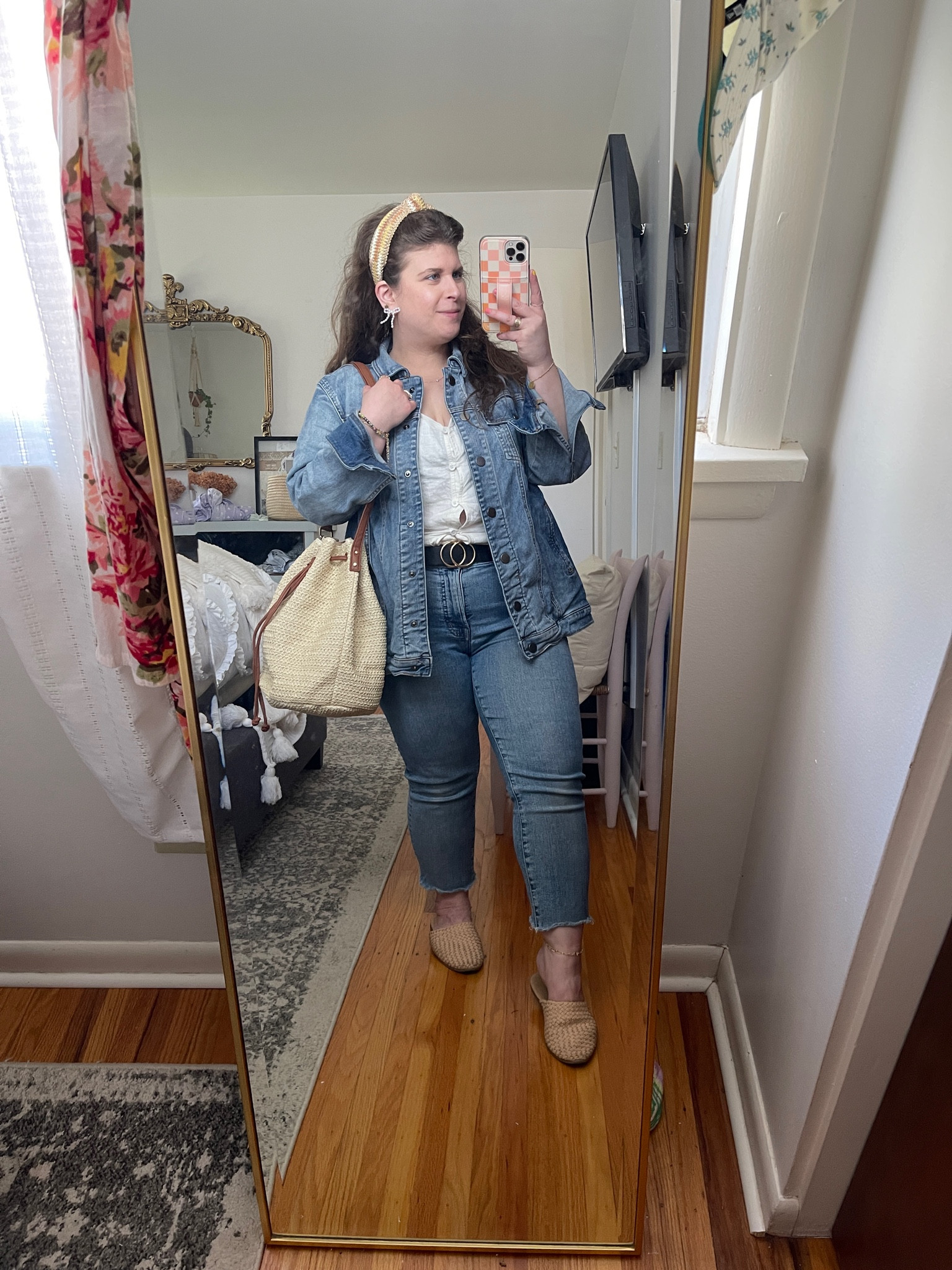 Love this bag for spring paired with denim & white



#LTKstyletip #LTKitbag #LTKSeasonal