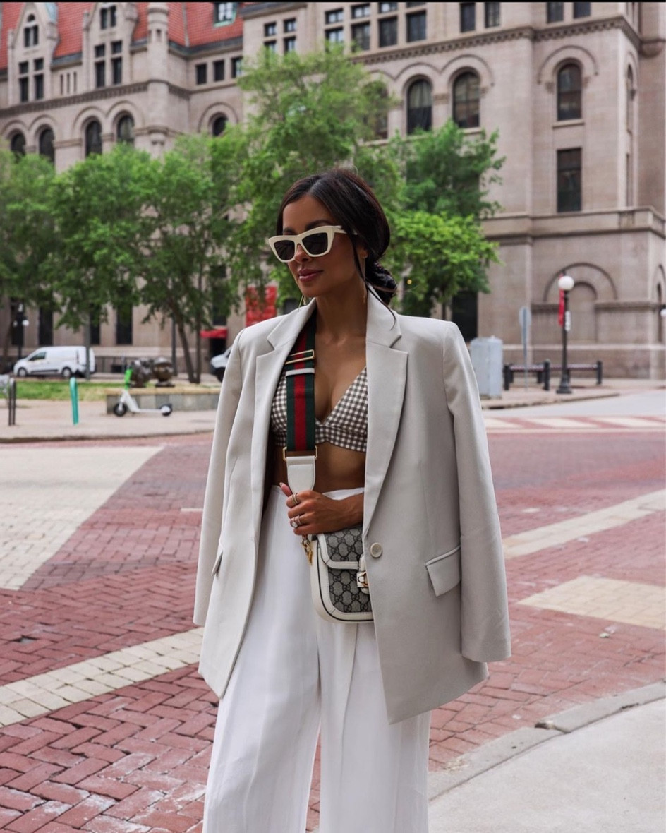 Easy summer outfit ideas
Nordstrom Alo yoga sports bra wearing a small
Karen Millen white linen pants wearing a US 2 petite
Nordstrom under $100 blazer
Gucci mini horsebit bag
Bottega Veneta sunglasses


#LTKworkwear #LTKsalealert #LTKstyletip