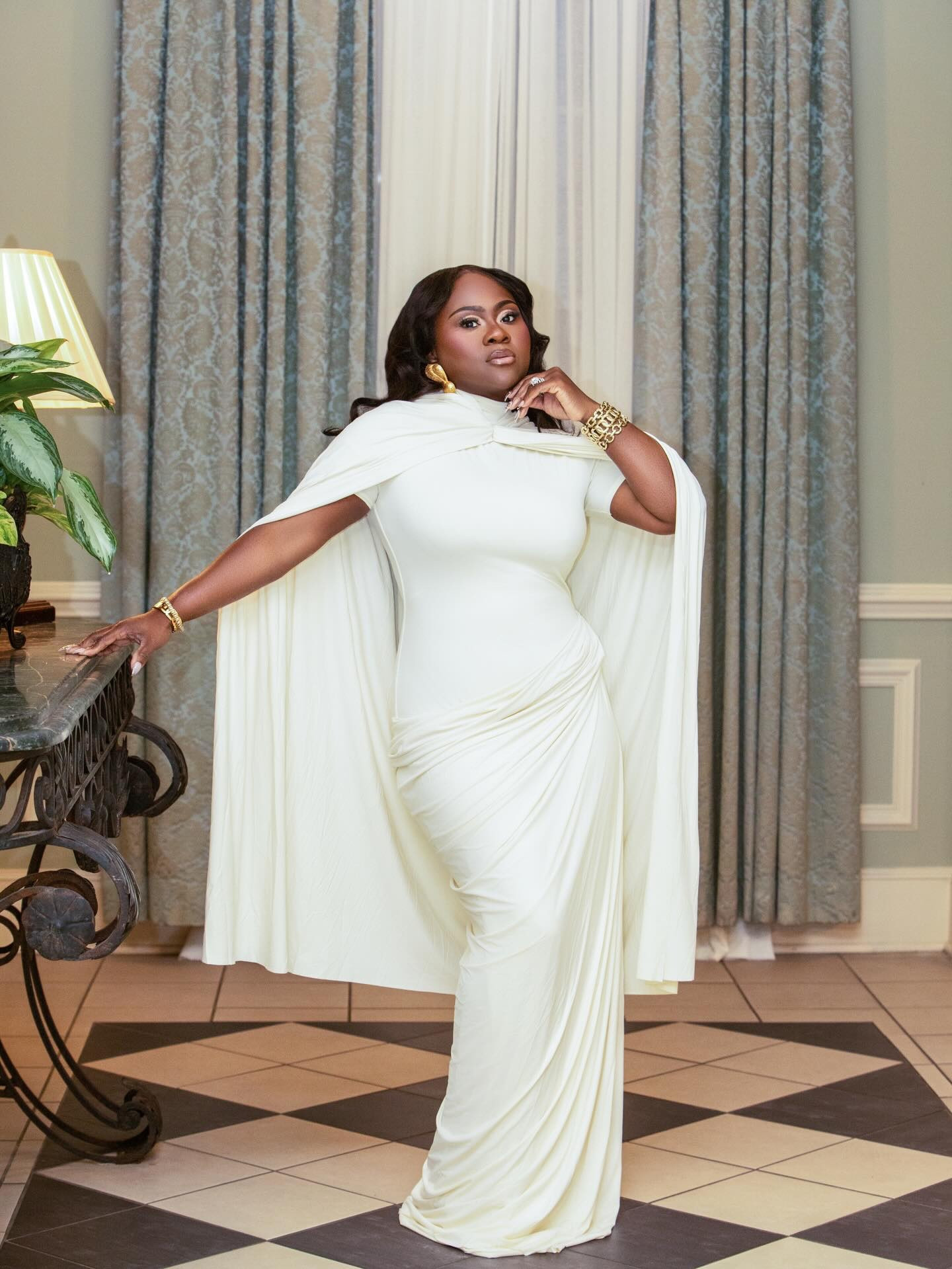 BIG FUN

Happy birthday to me! This year has been hard, it’s been unforgiving and I’ve felt lost at sea but through it all God protected me, my family and my life! I woke up today full of gratitude and surrounded by love! I’m one blessed woman. 

#birthdaylove #birthdaygirl #creamdress #birthdaydress #40thbirthdayparty #greatfulheart