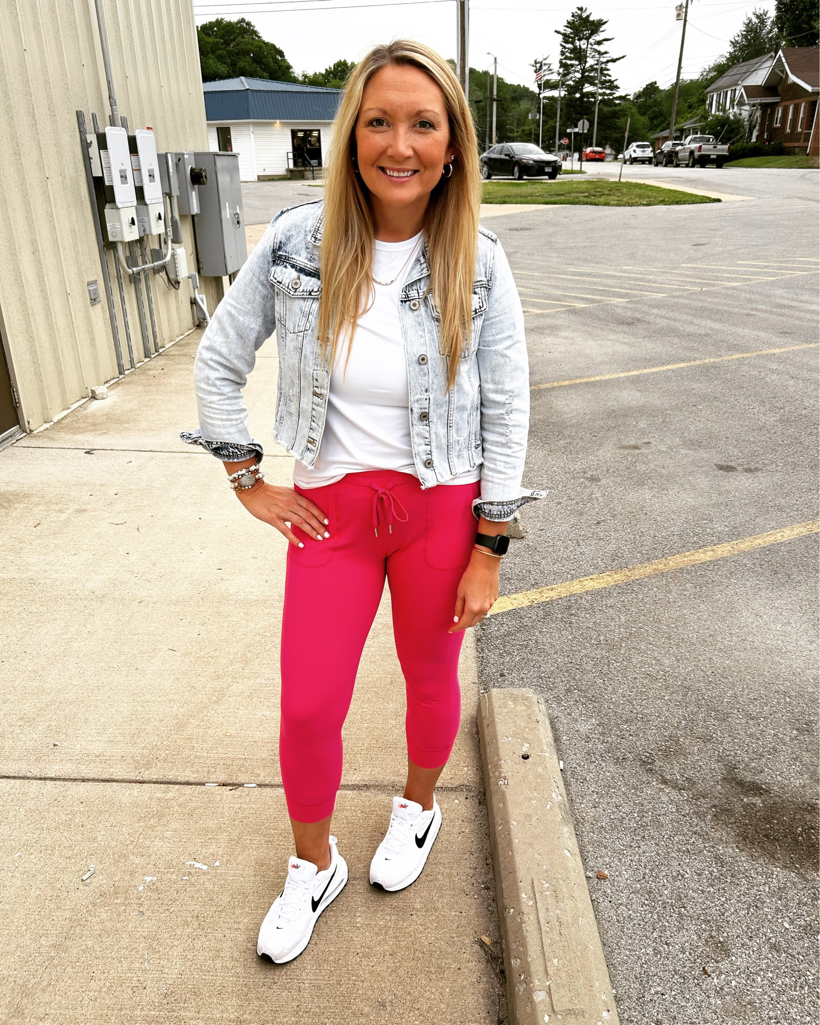 Zyia Hot Pink Unwind Joggers size large. Zyia Go To T size large. Nike shoes I size up

#LTKshoecrush #LTKsalealert #LTKstyletip