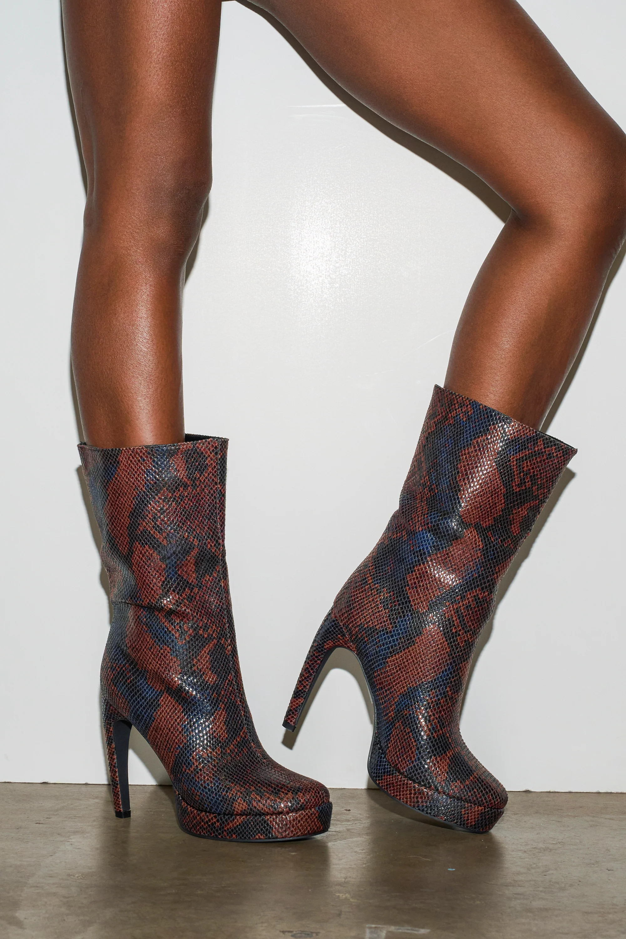 AKIRA Azalea Wang Wenona Brown Multi Snake Bootie | Black | Size 9 | AKIRA