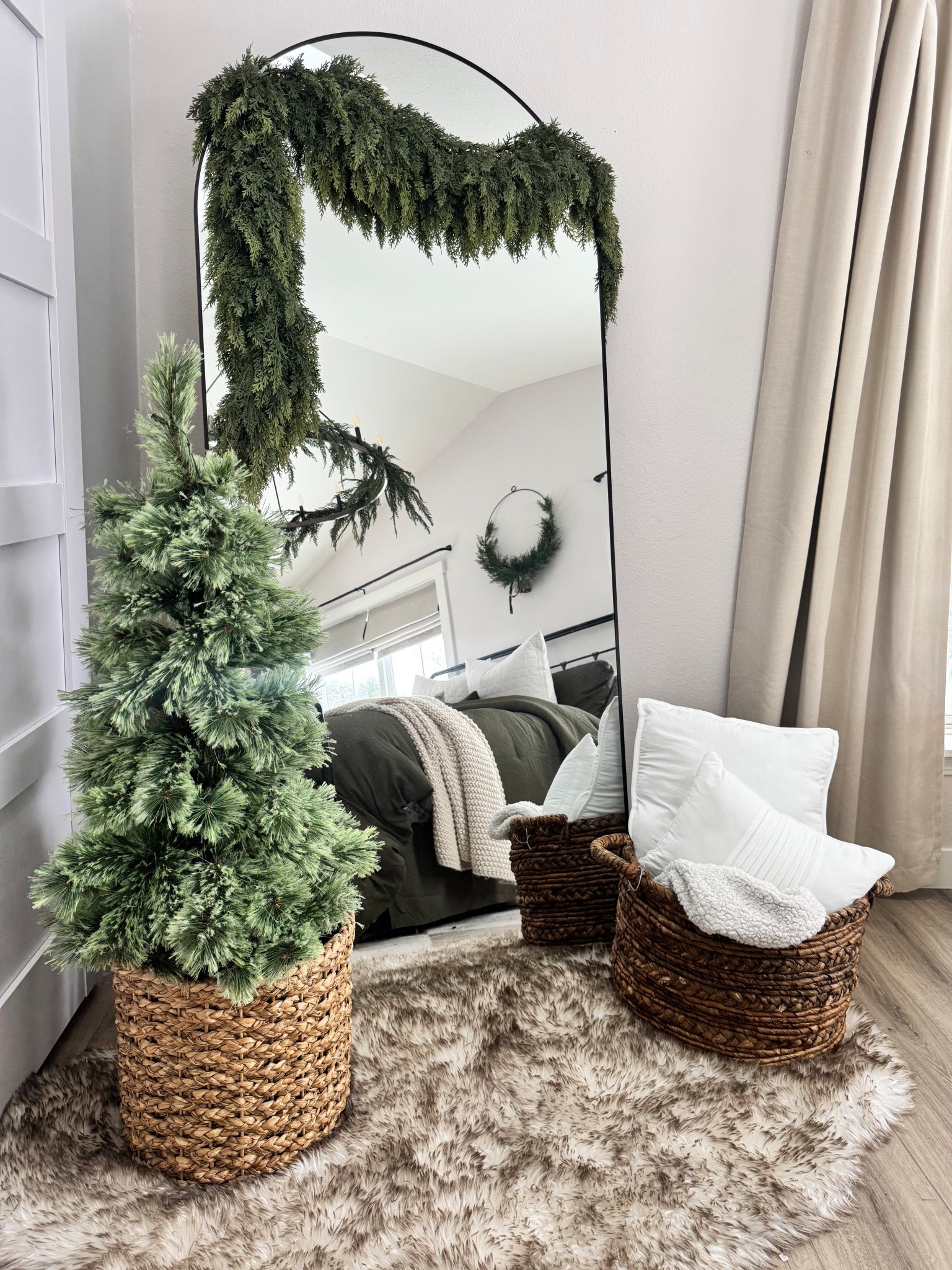 This corner turned out so cute & cozy 

#LTKHome #LTKHoliday #LTKSeasonal