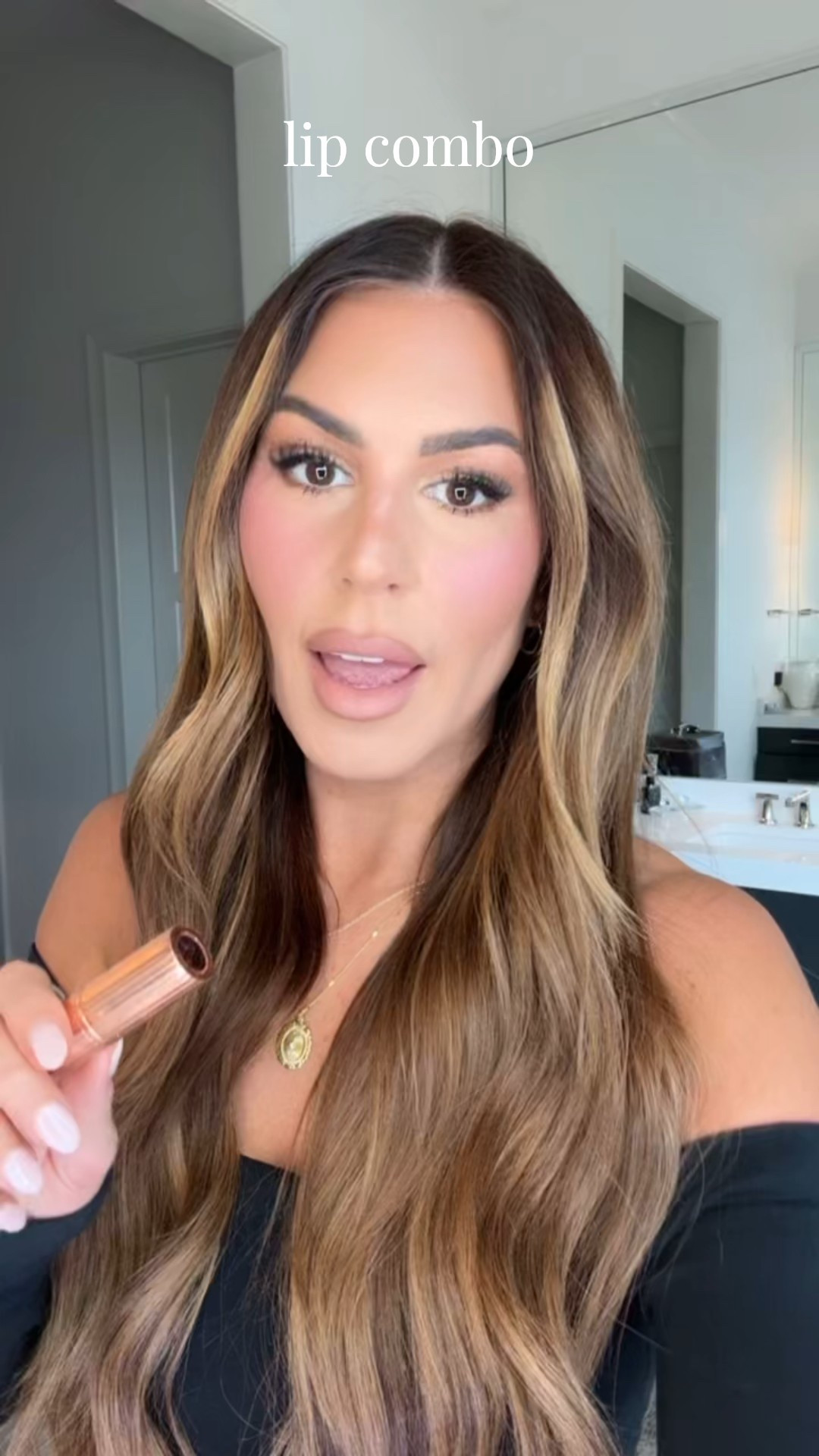 loving this lip combo 💗

shades:
lip liner- Travis
lipstick- Kim KW
gloss- strawberry shortcake 

#LTKBeauty