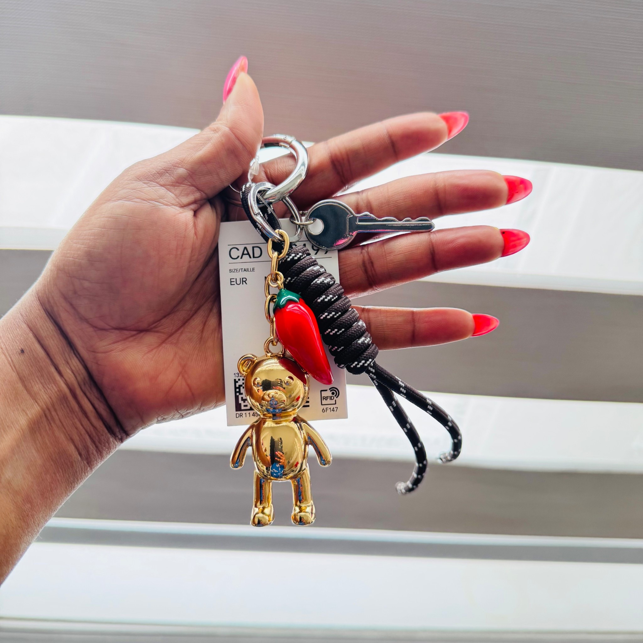 How adorable is this little bag charm 

#LTKbag