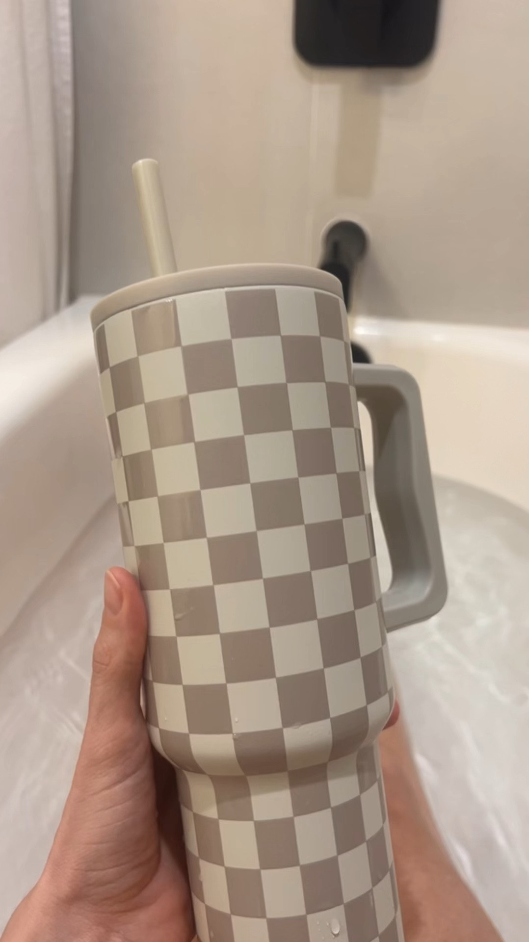 I never thought I’d be a girl with a massive tumbler but it really has changed my water consumption by A LOT plus I love the look of it. Here’s my go to electrolyte water:
❤️1/2 container of an 11oz bottle of coconut water which gives you around 250-275mg of potassium
❤️1/4 tsp (or doubled) salt which gives you 575 (approx) to 1150 mg of sodium
❤️ice as desired
❤️fill remaining with ice and you have a sugar free electrolyte water.

You can also add lime powder and monk fruit powder if desired ;)


#LTKTravel #LTKActive #LTKFindsUnder50