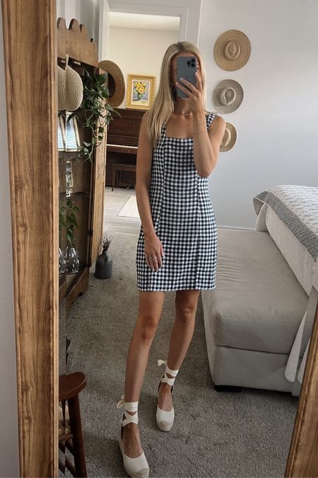 Old navy linen dress in blue gingham size small!

Target espadrille wedge sandals, true size 8 and under $40. 



#LTKFindsUnder50 #LTKStyleTip #LTKSaleAlert