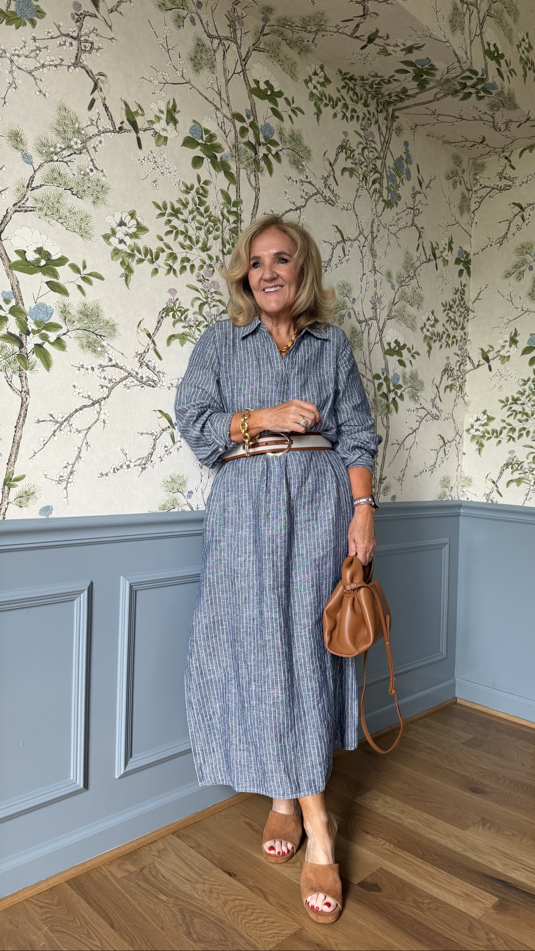 I love this @quince linen dress 
Styling it 3 ways 
Dress size medium 
Jelly tote 20% off code NANETTE

#LTKOver40 #LTKSeasonal #LTKootd

#LTKSaleAlert

#LTKWorkwear