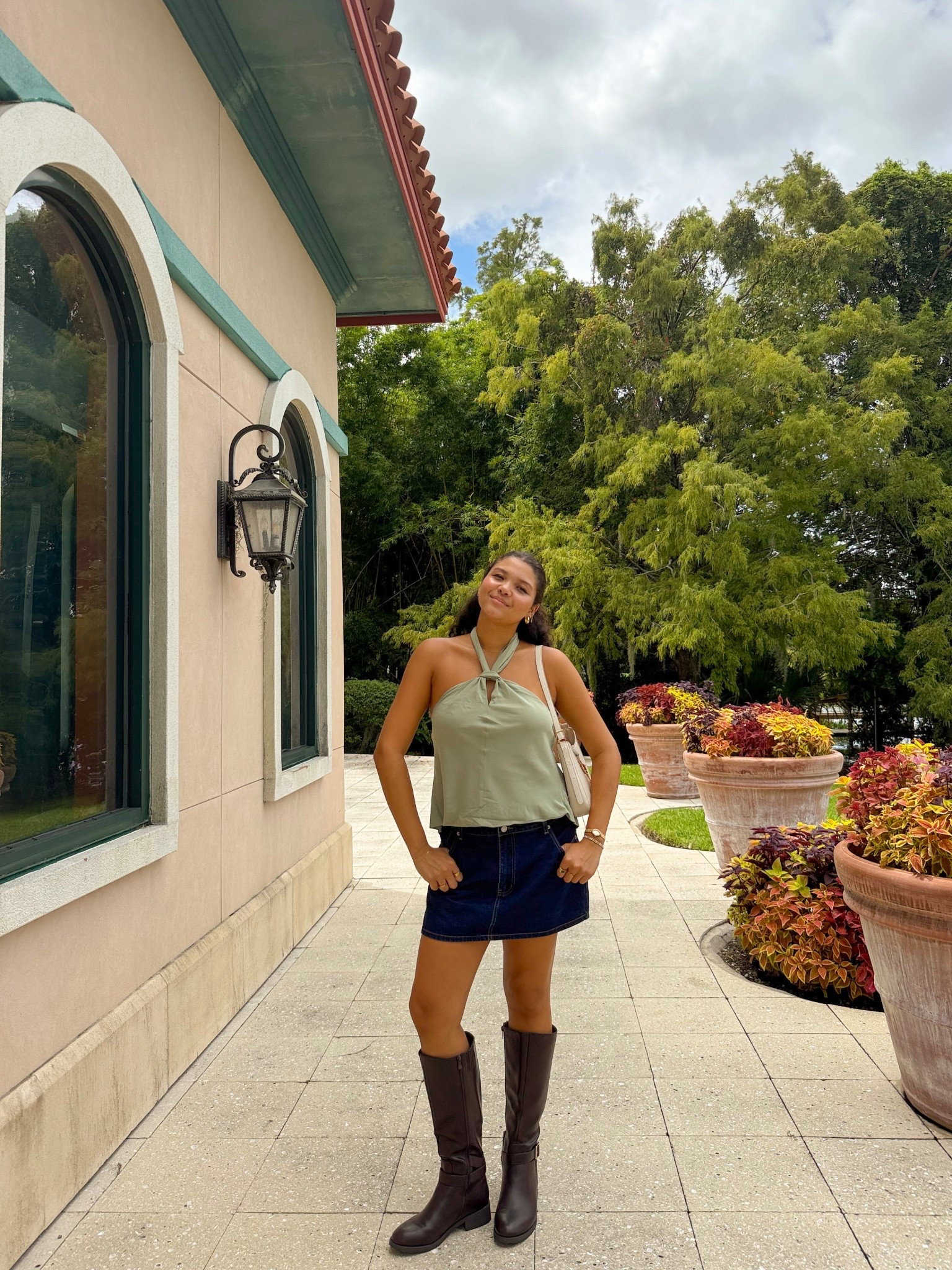 fall transition outfit


denim skirt, fall boots, halter top

#LTKStyleTip #LTKSeasonal #LTKFindsUnder100