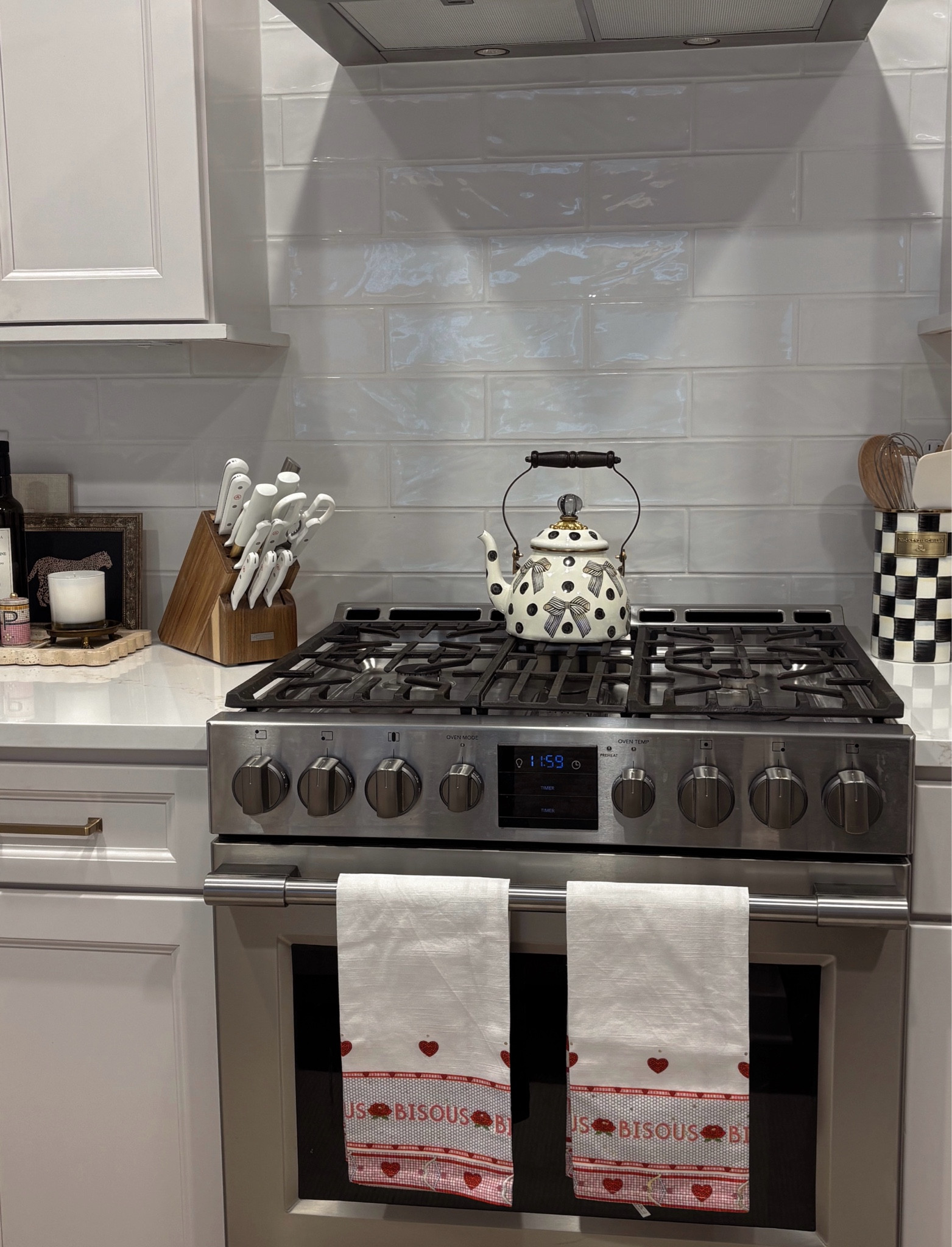 Love these new valentines dish towels from Anthropologie! 🩷

Kitchen decor 


#LTKFindsUnder50 #LTKHome #LTKStyleTip