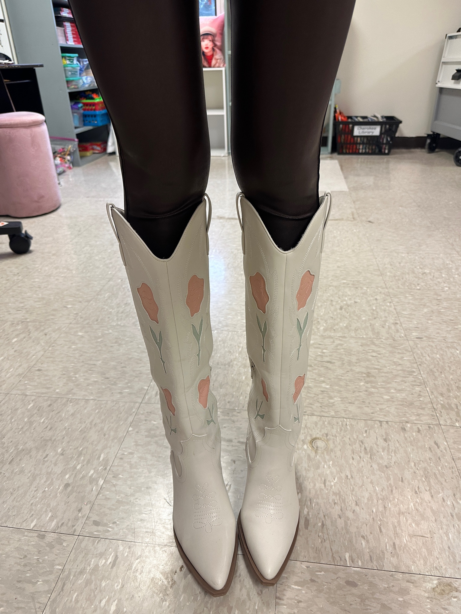 Boots + leggings combo! #teachers #teacherfashion #teacherootd #teacherfashion 