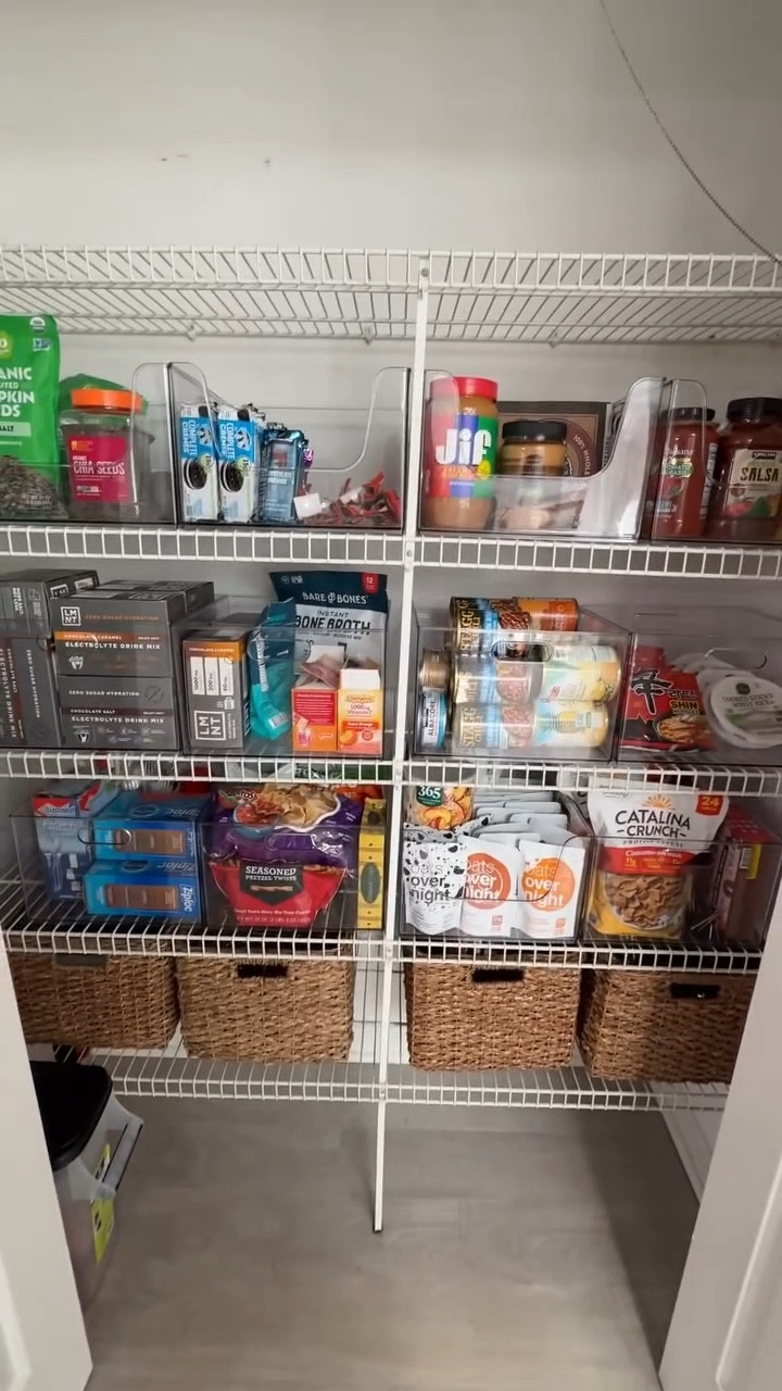 Heading into the weekend like 🤗 #pantry #pantryreels #pantryorganizing #weekend #friday

#LTKActive #LTKHome #LTKdayinmylife