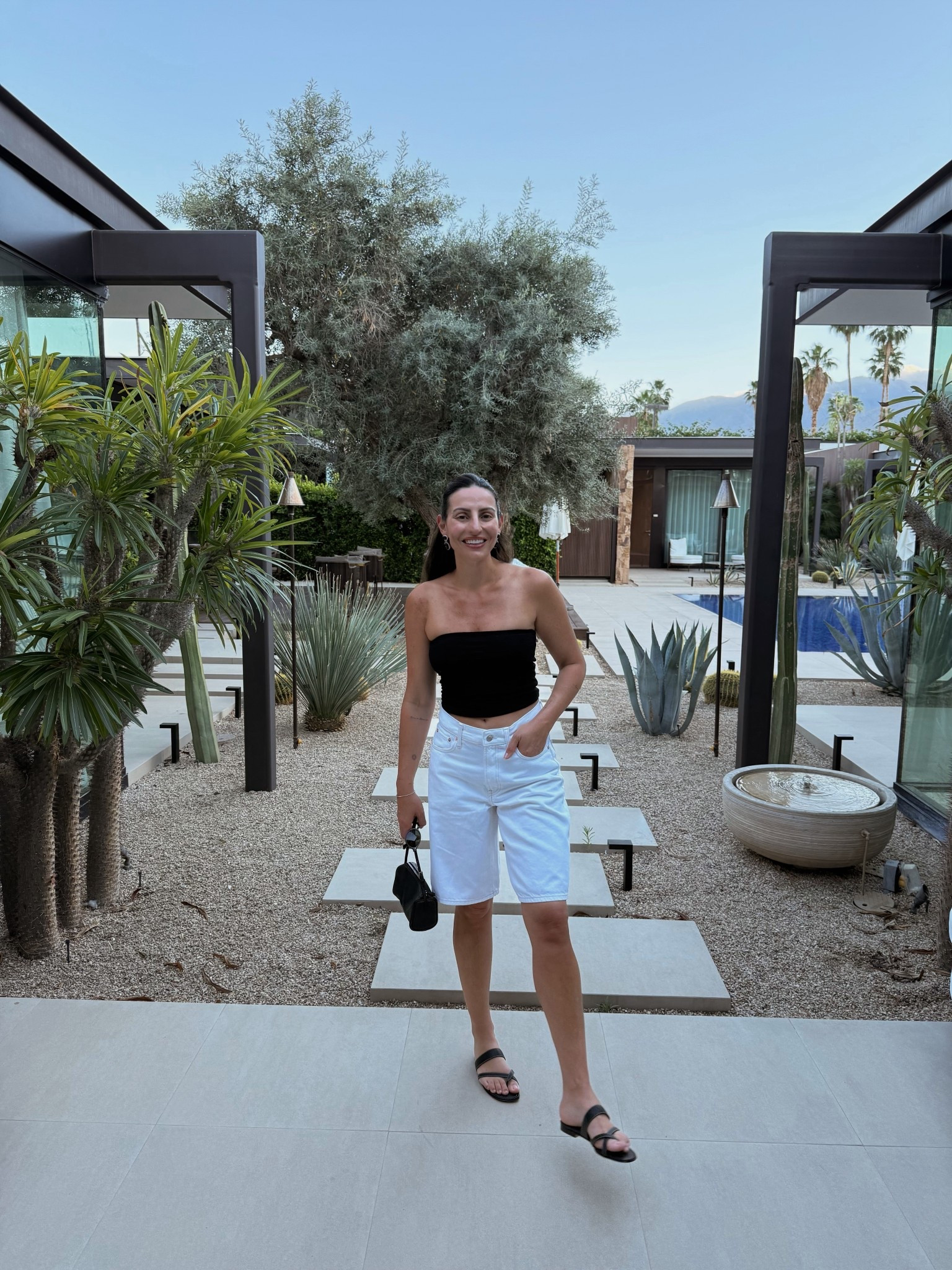 Size small top
Size 26 shorts 

#LTKSeasonal #LTKOver40 #LTKFestival