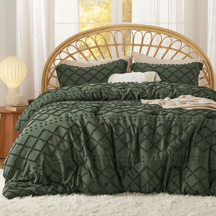 Bedsure Queen Comforter Set - Olive Green Comforter, Boho Tufted Shabby Chic Bedding Comforter Se... | Amazon (US)