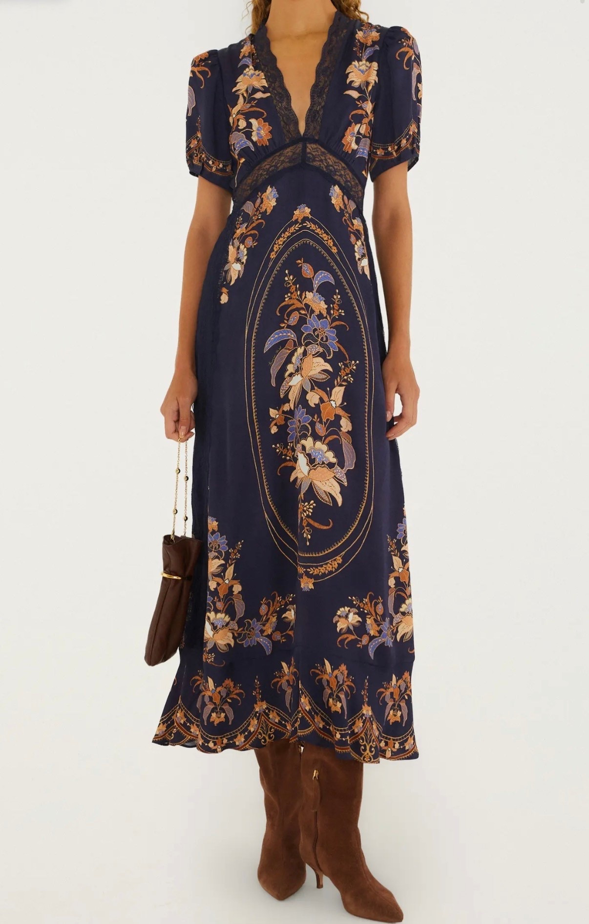 Hurry selling out!

Fall dress
Farm Rio dress
